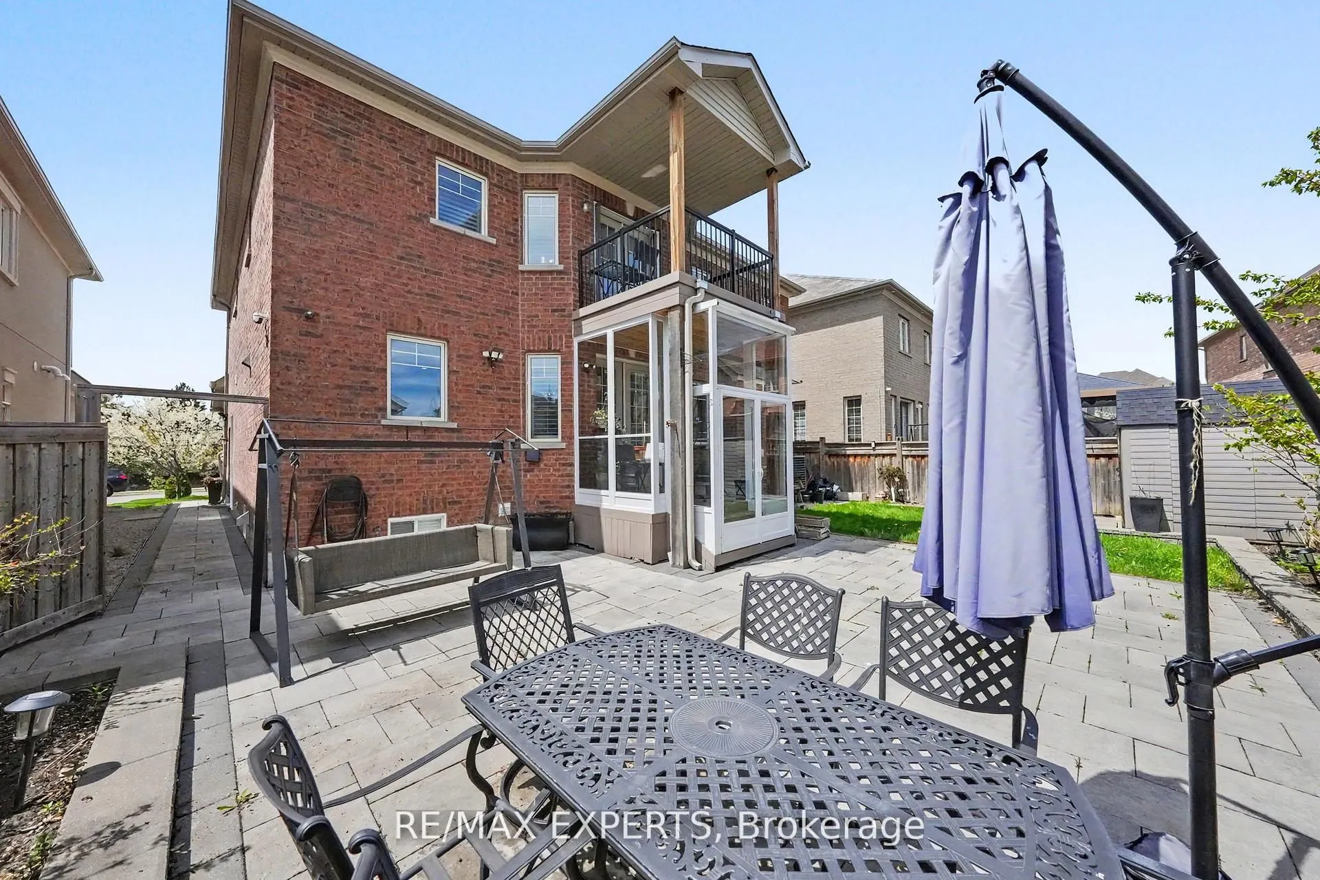 74 Dunrobin Crescent
