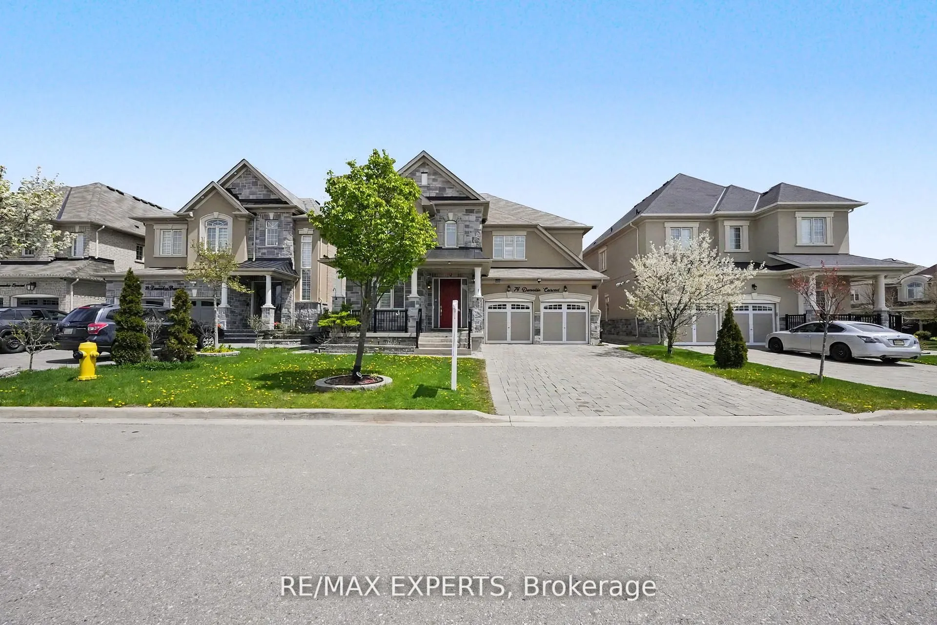 74 Dunrobin Crescent