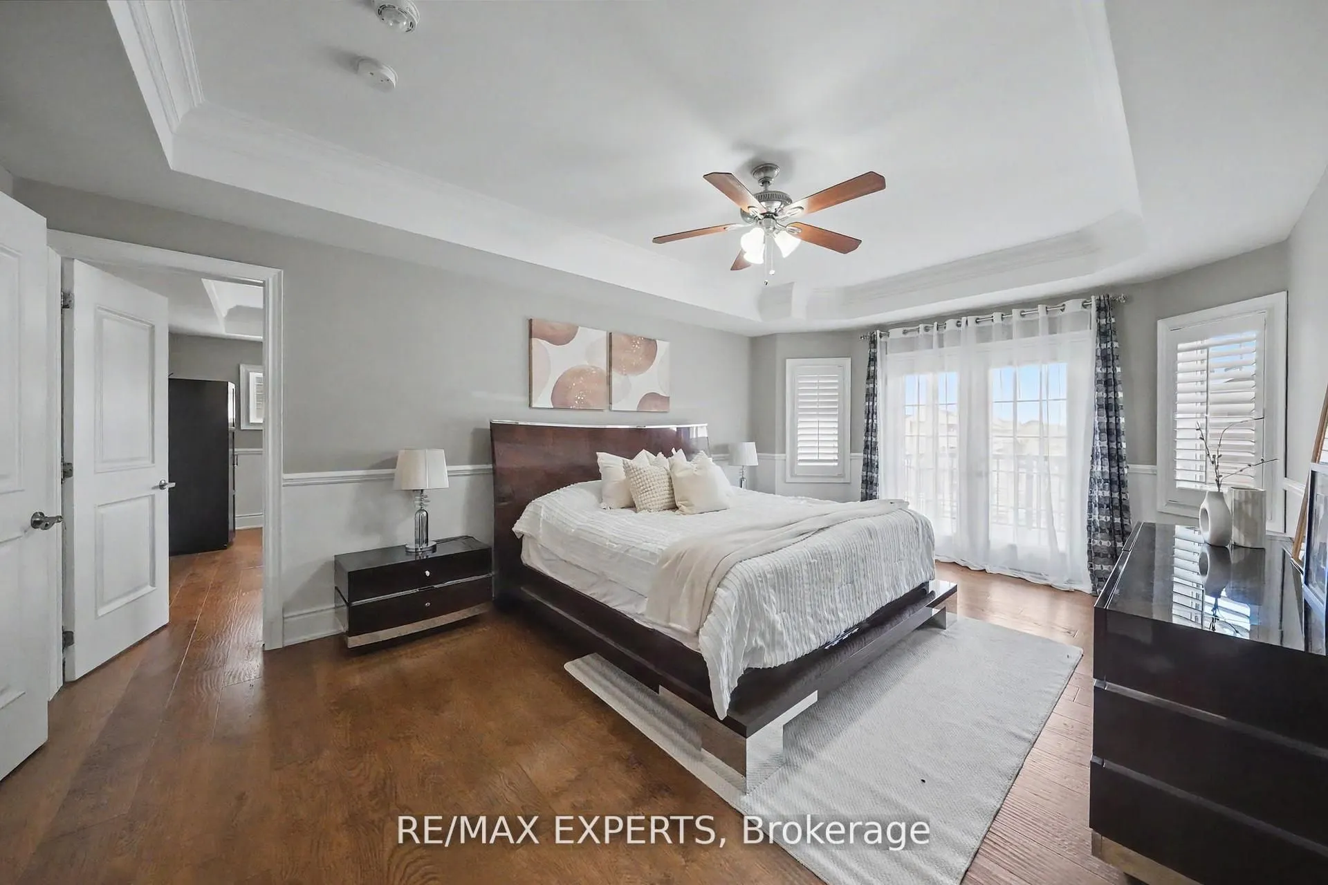 74 Dunrobin Crescent