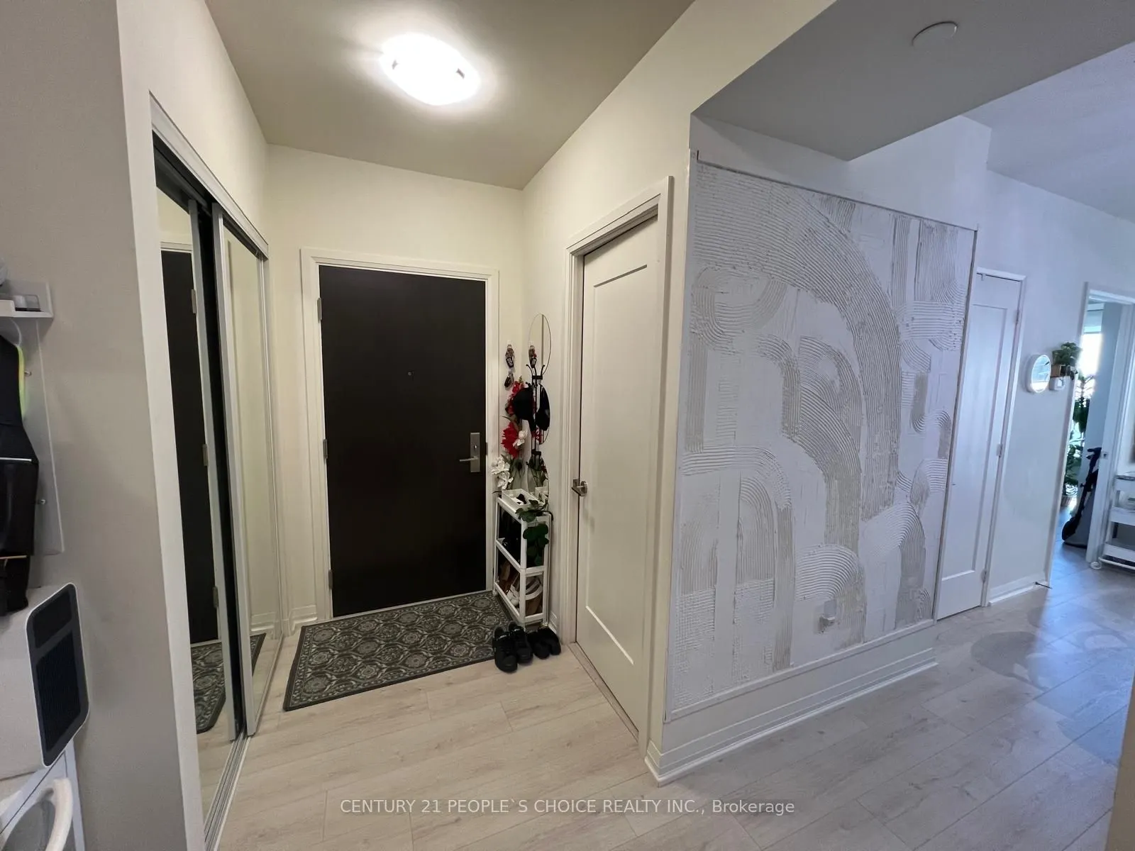 9000 Jane Street #925