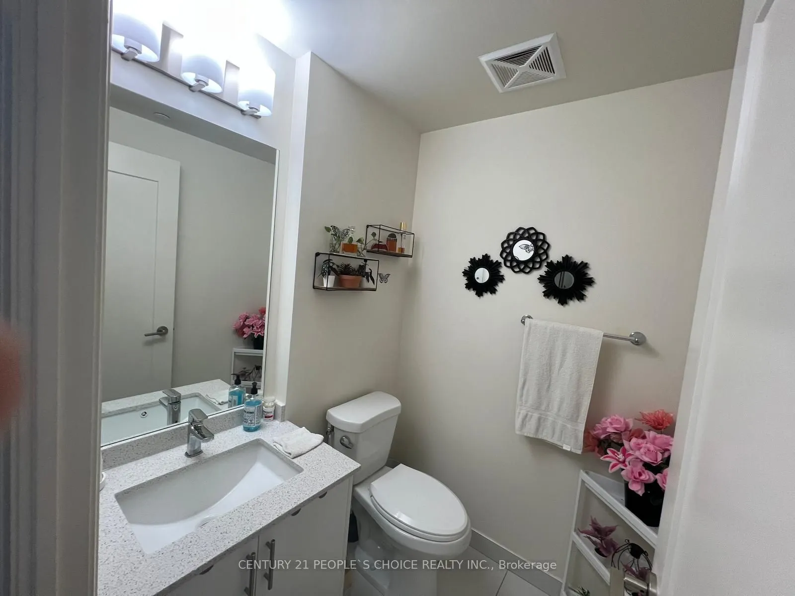 9000 Jane Street #925