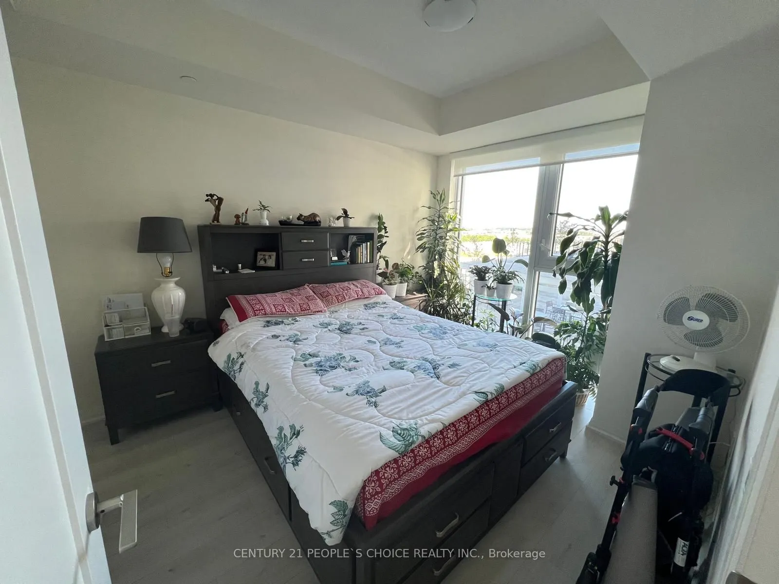 9000 Jane Street #925