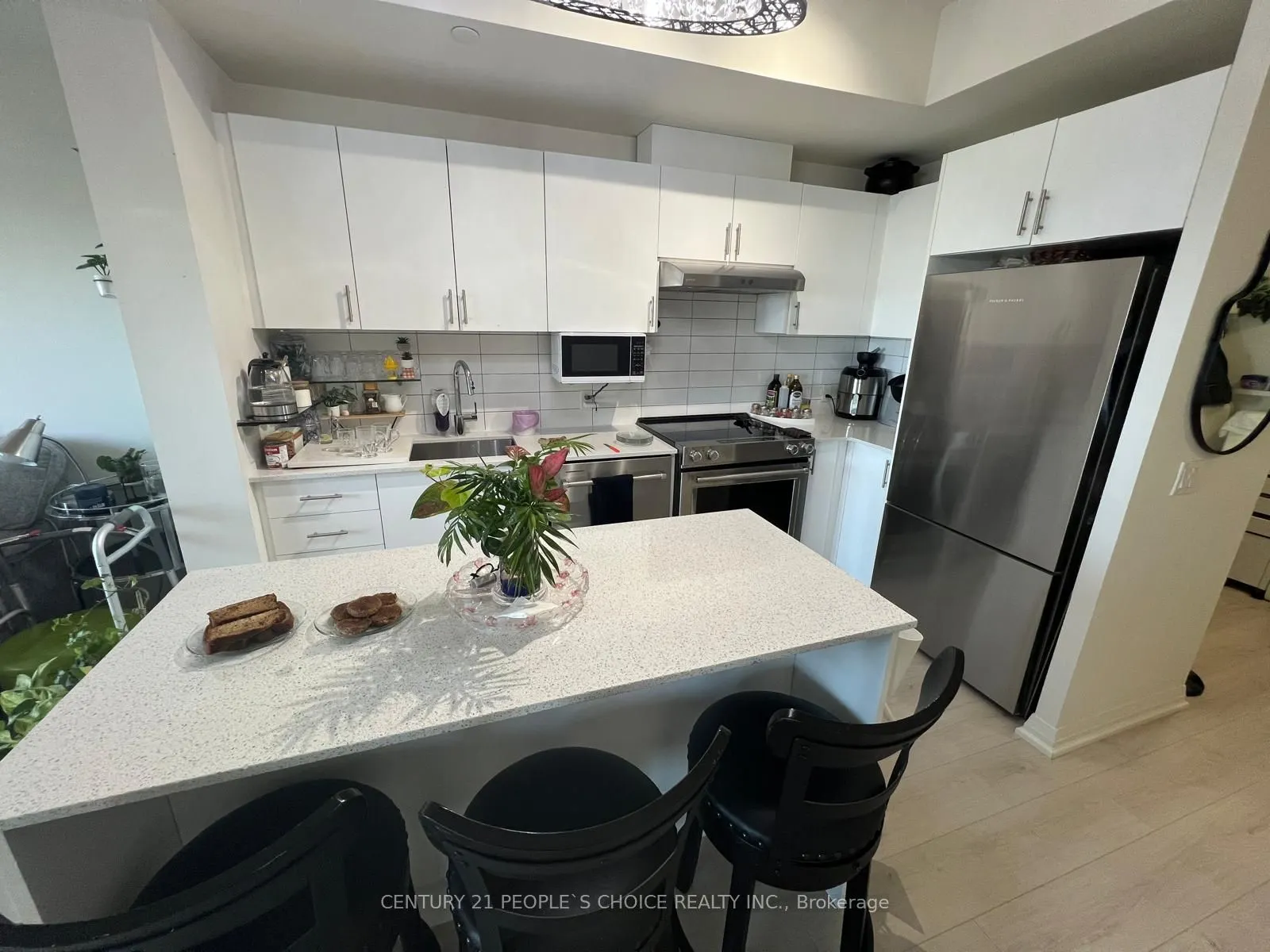 9000 Jane Street #925