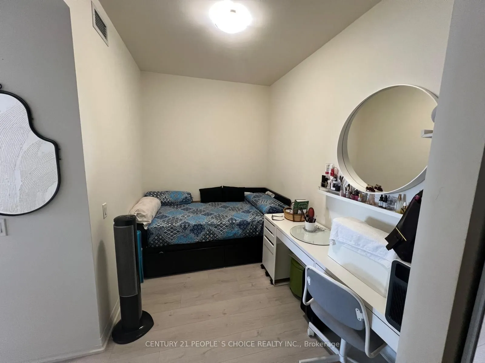 9000 Jane Street #925