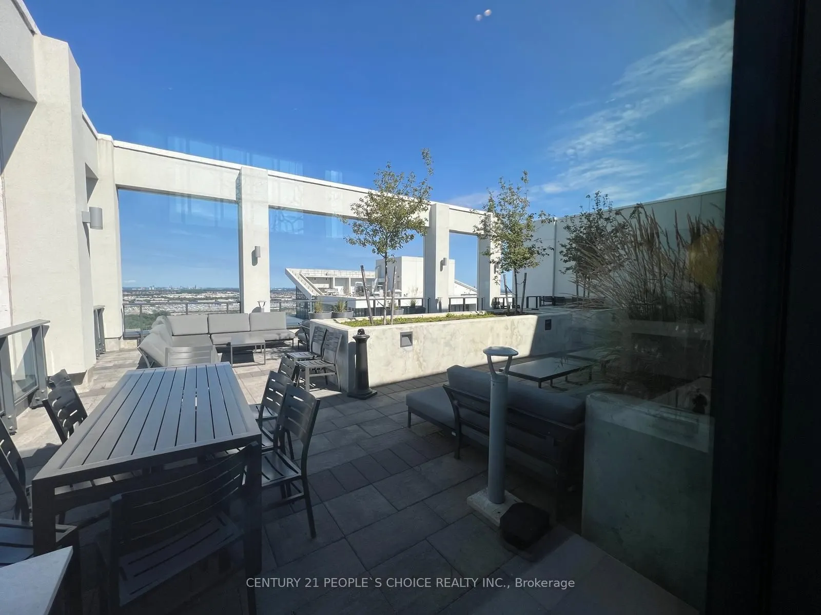 9000 Jane Street #925