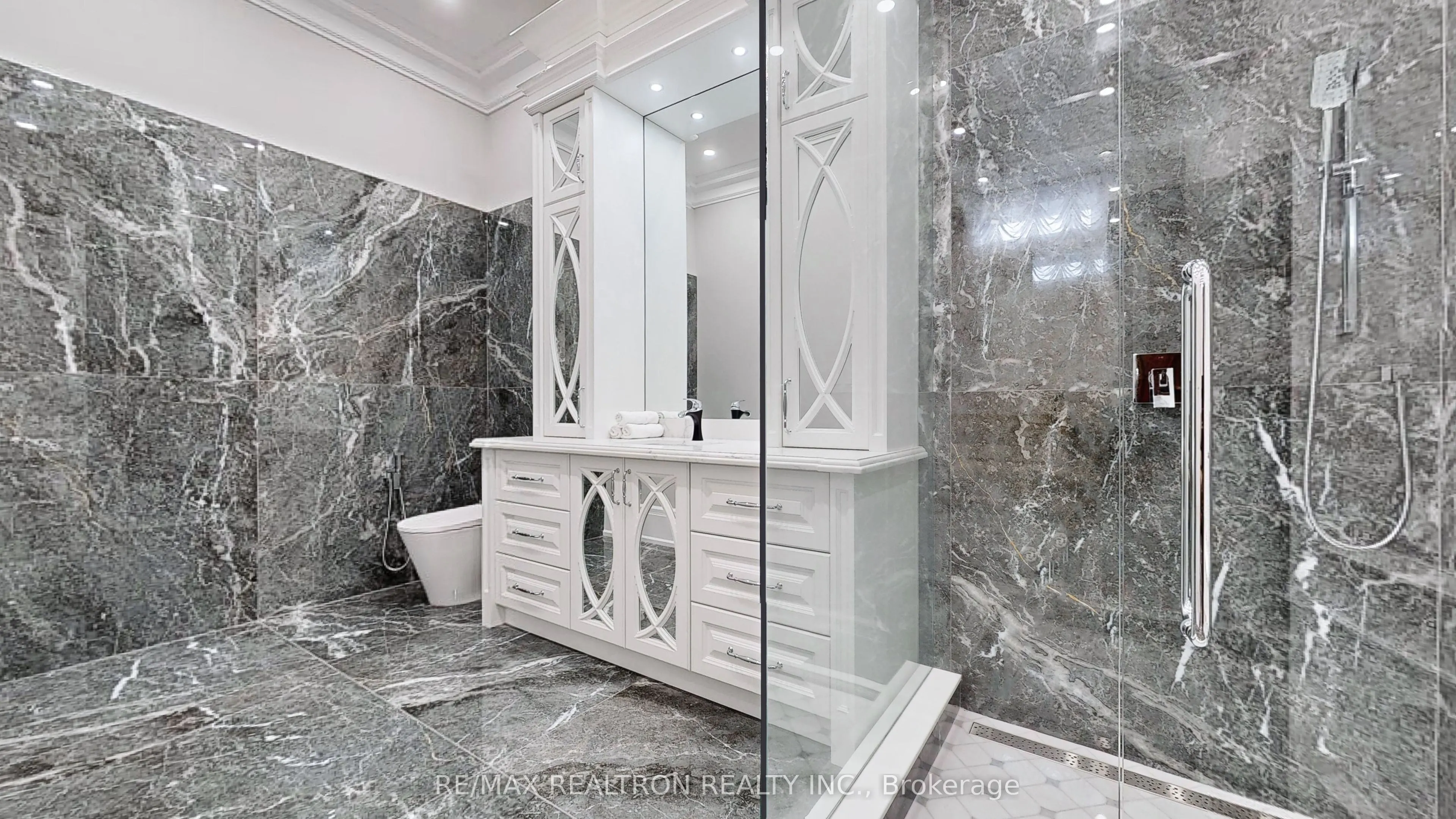 14358 Bathurst Street