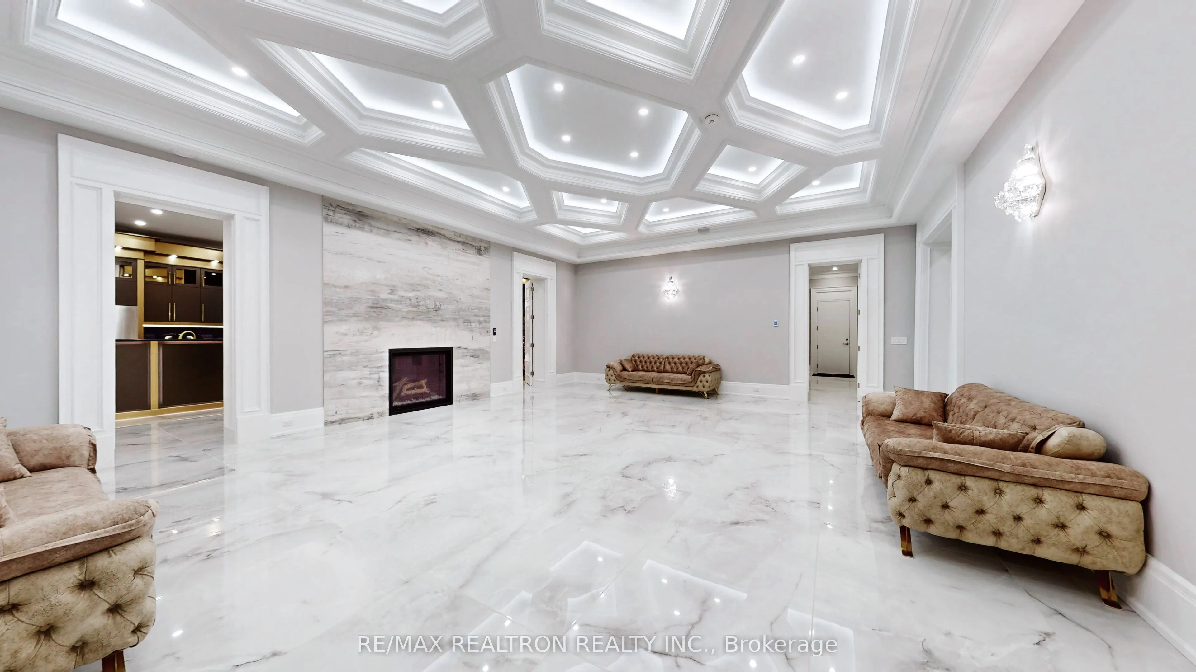 14358 Bathurst Street