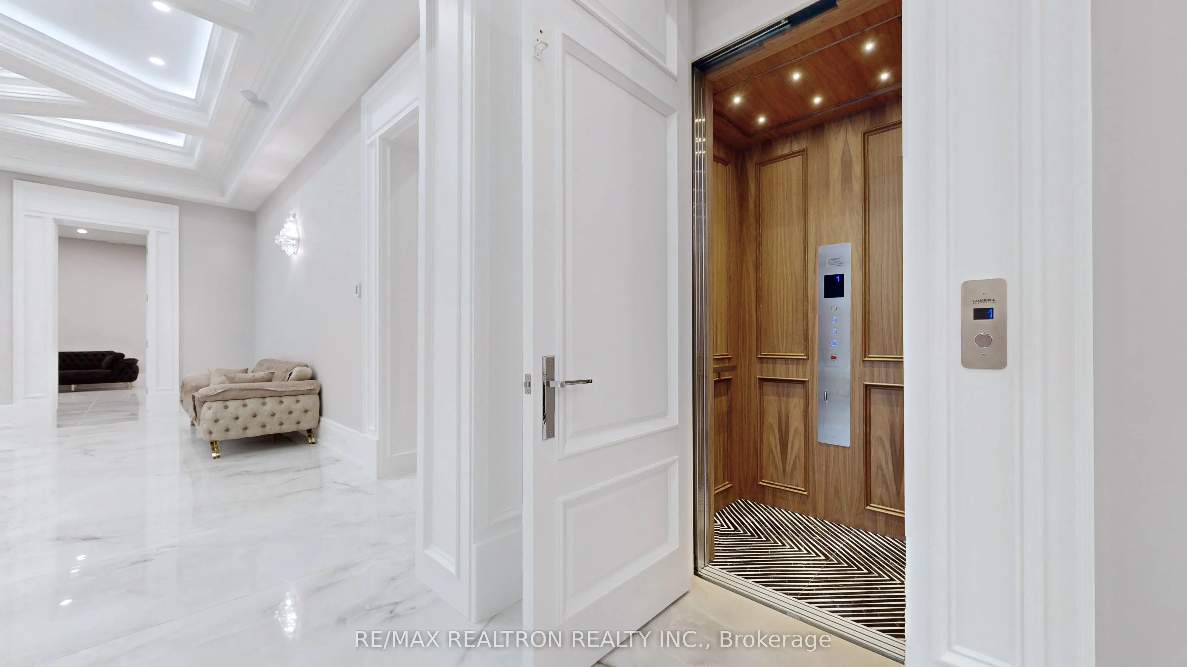 14358 Bathurst Street