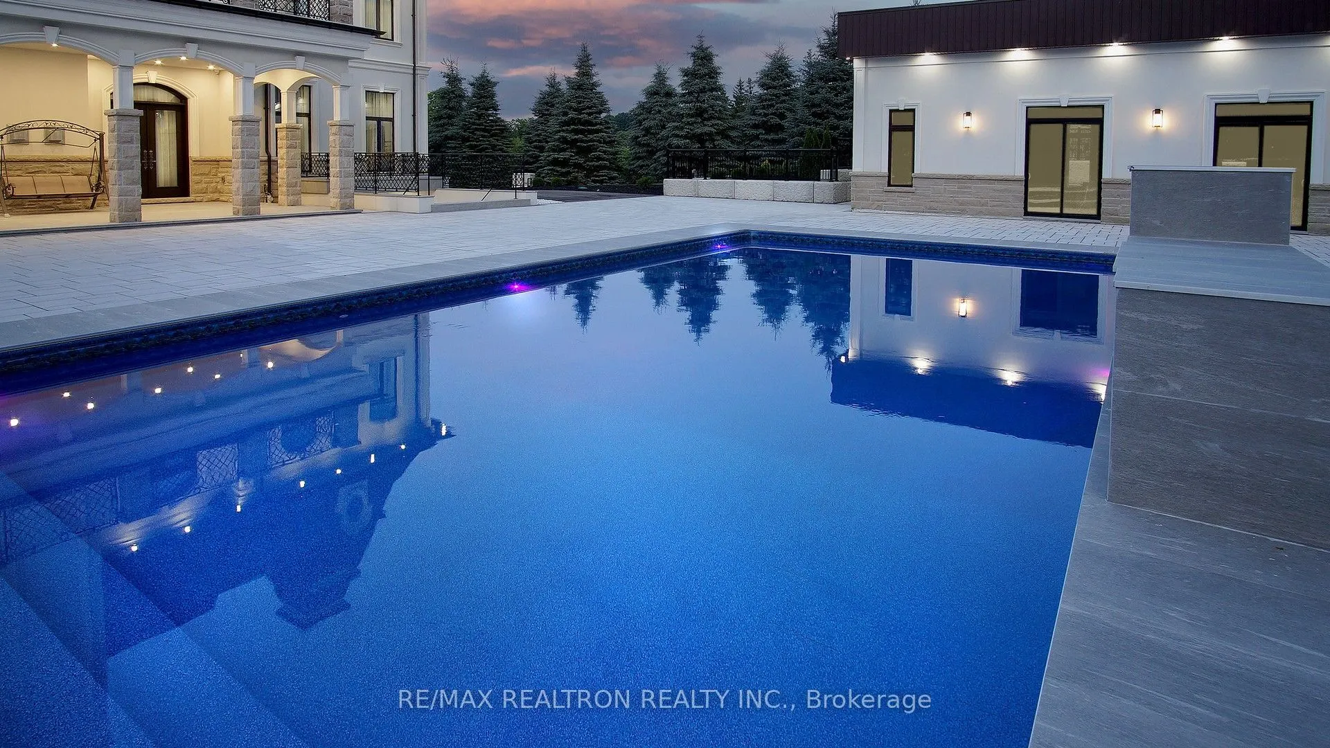 14358 Bathurst Street