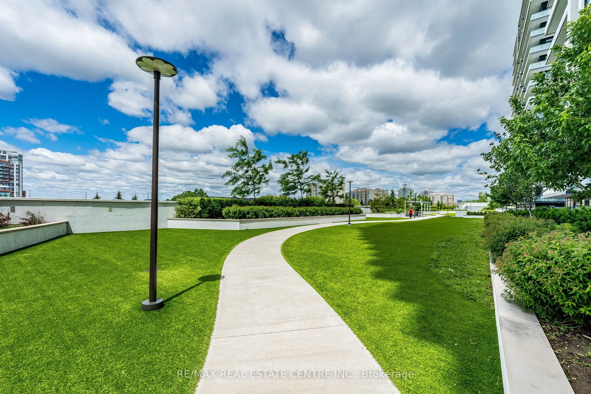 105 Oneida Crescent #1909