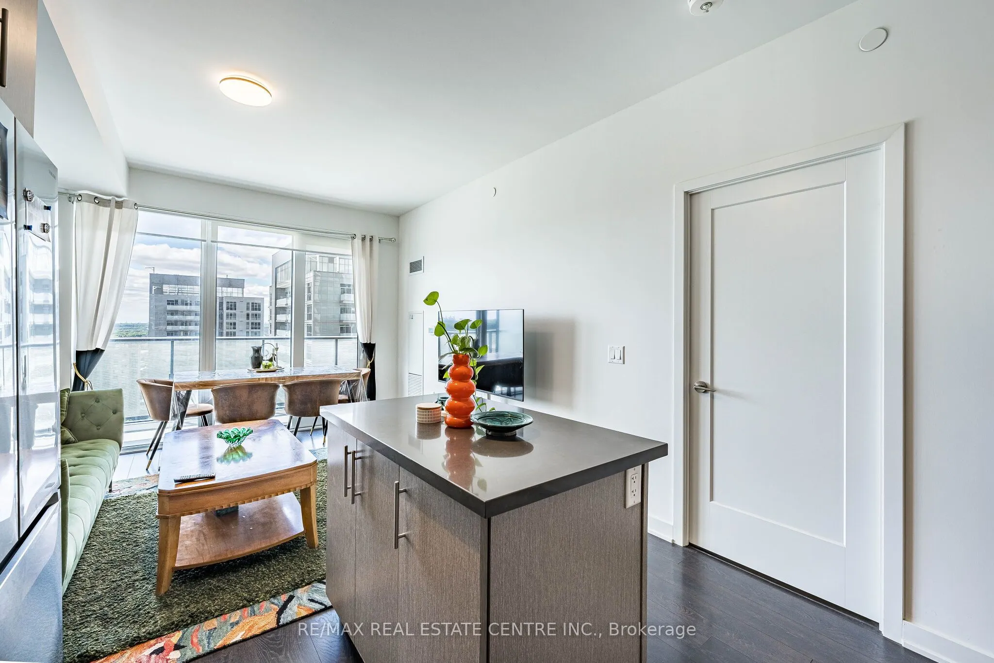 105 Oneida Crescent #1909