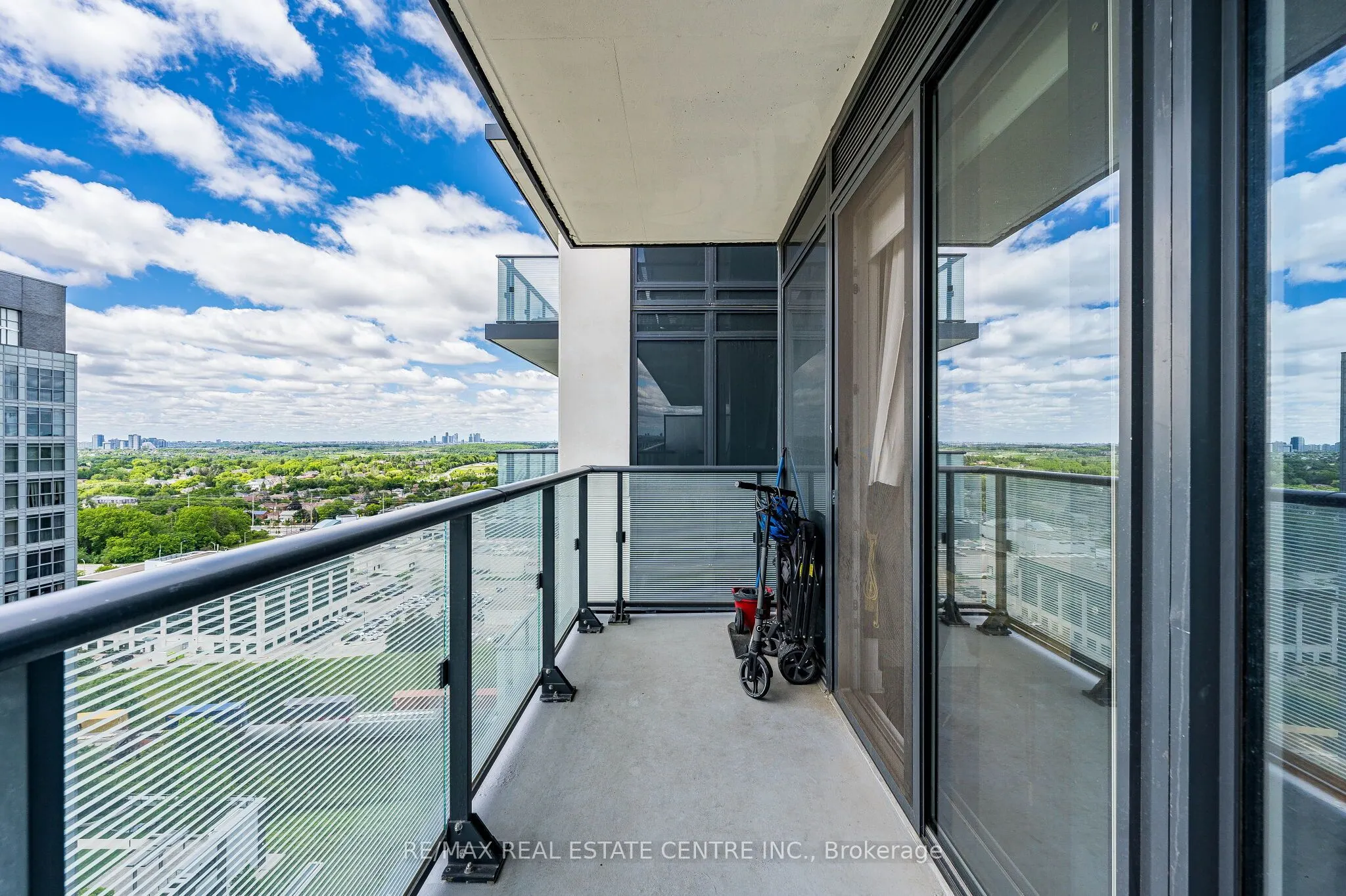 105 Oneida Crescent #1909
