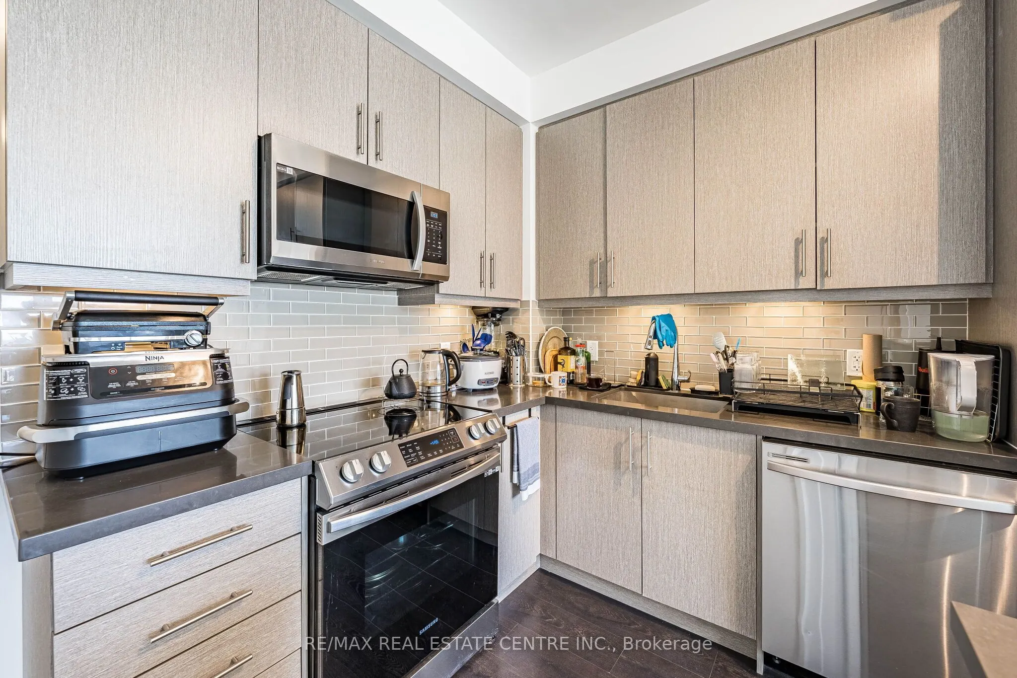 105 Oneida Crescent #1909