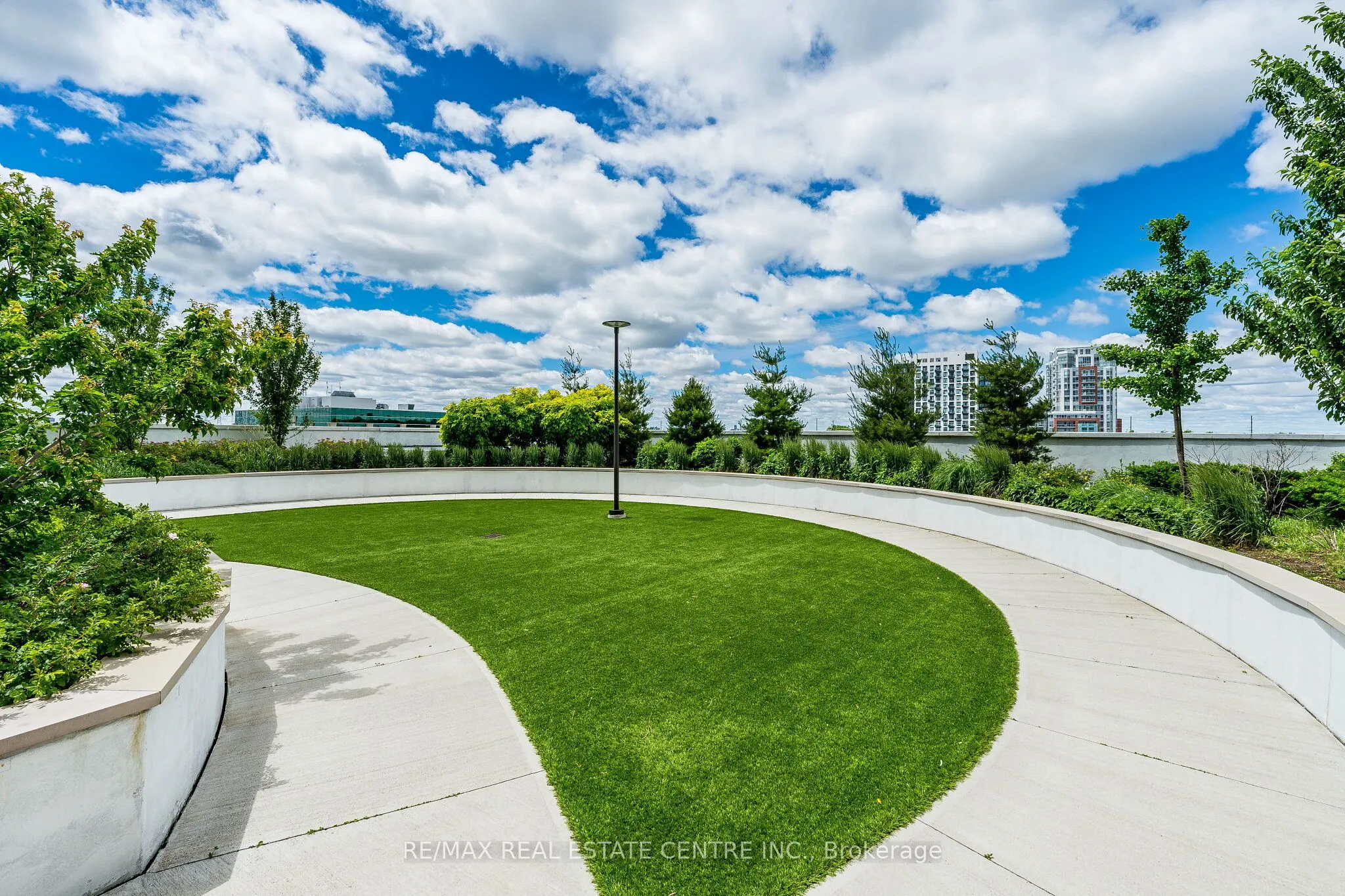 105 Oneida Crescent #1909