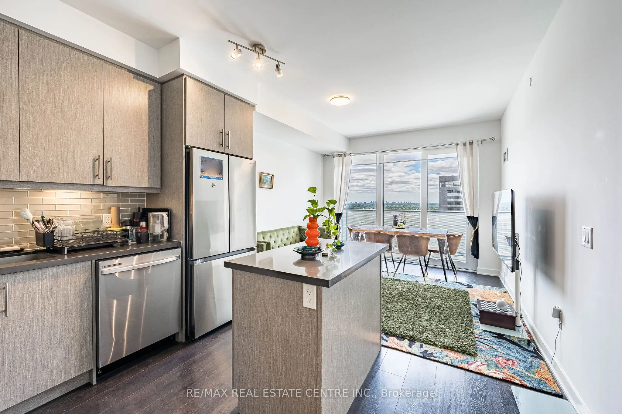 105 Oneida Crescent #1909