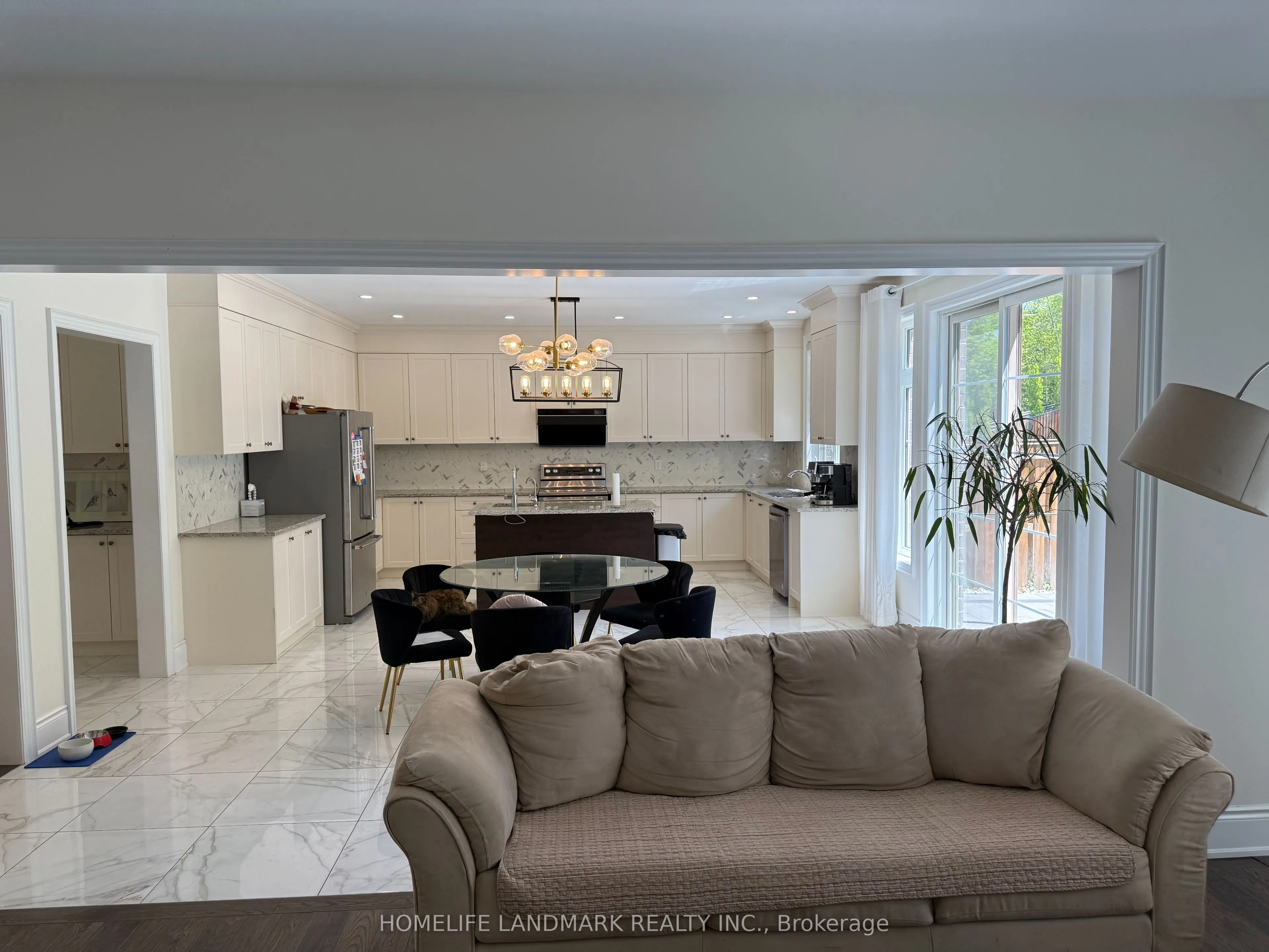 46 Forest Edge Crescent