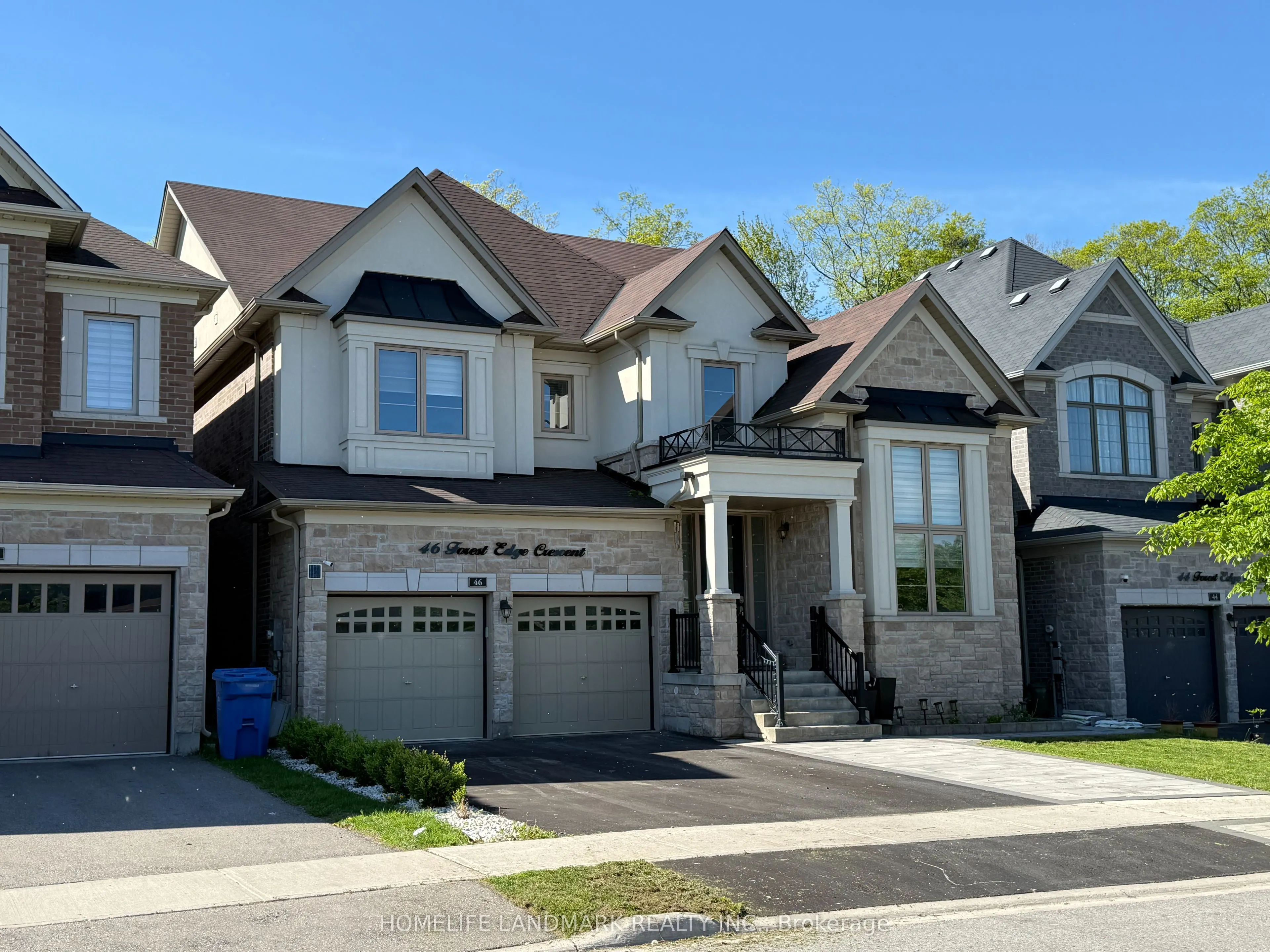 46 Forest Edge Crescent