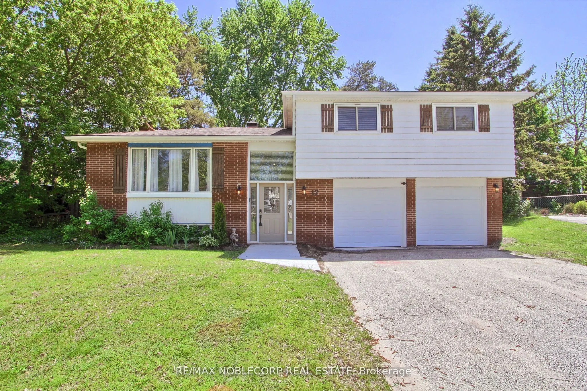 17 Larkdale Crescent
