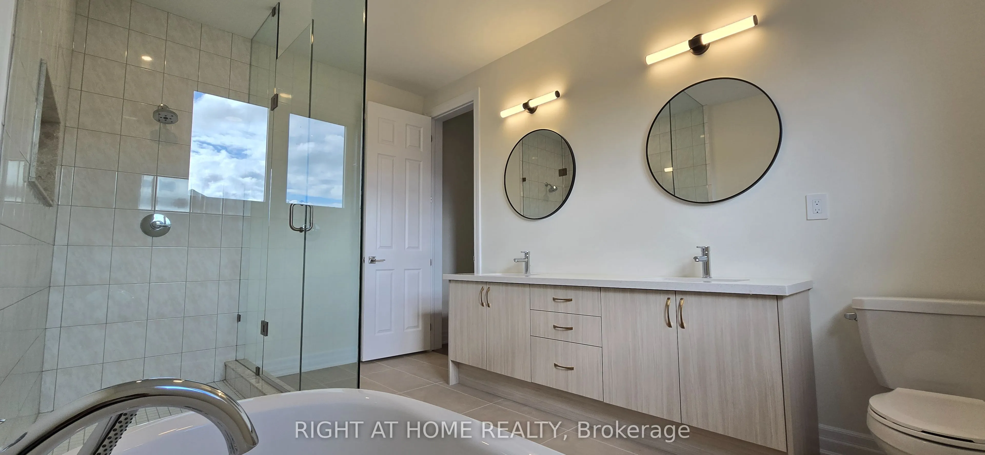 4 Max Bulmer Court