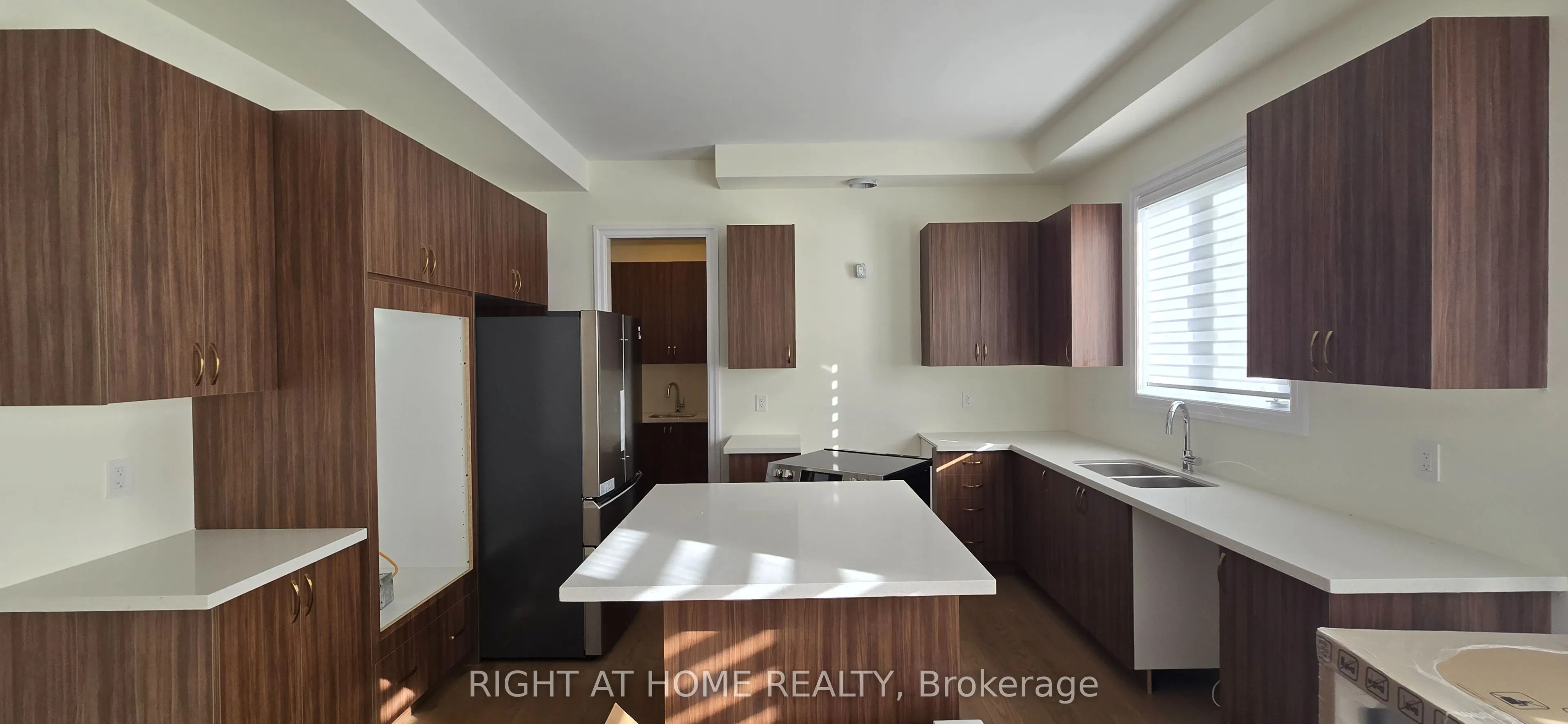 4 Max Bulmer Court