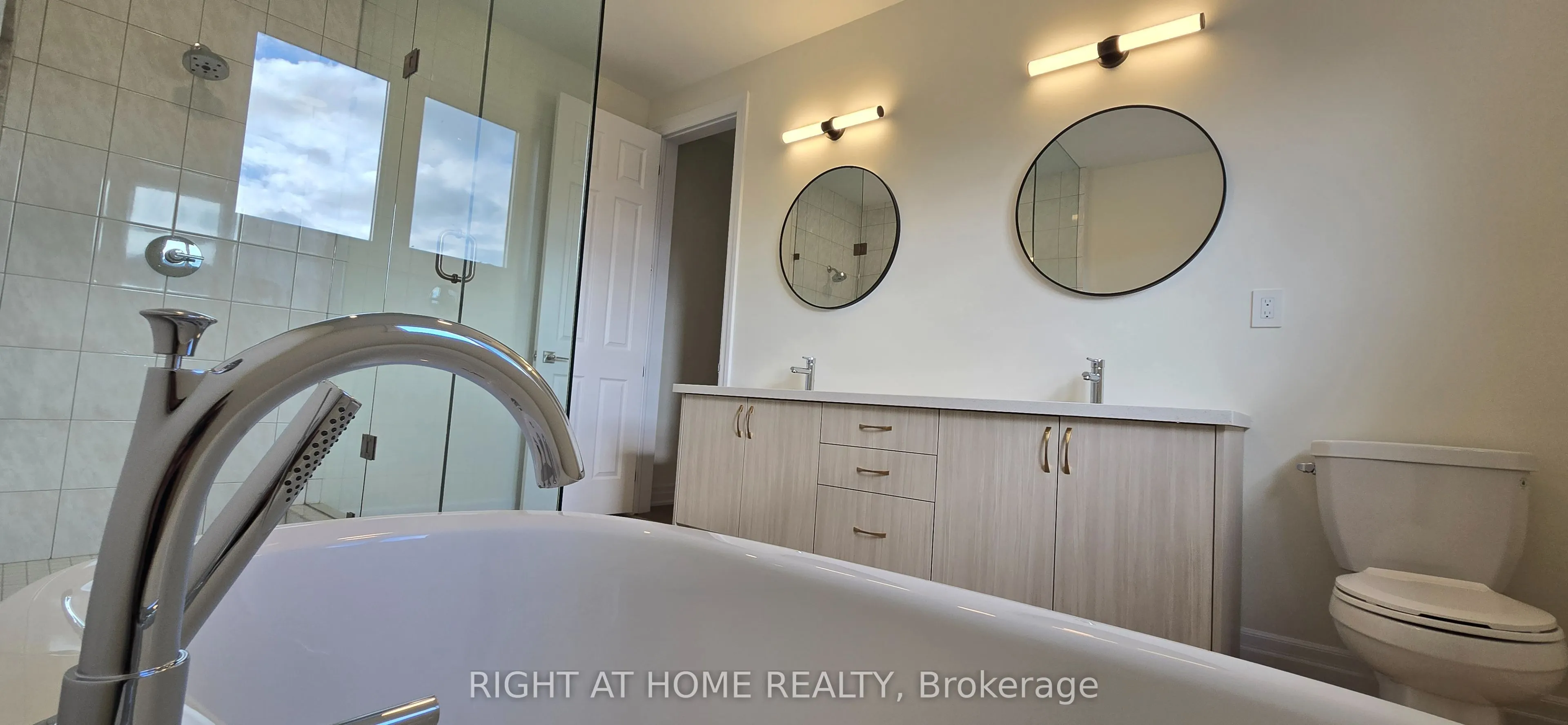 4 Max Bulmer Court