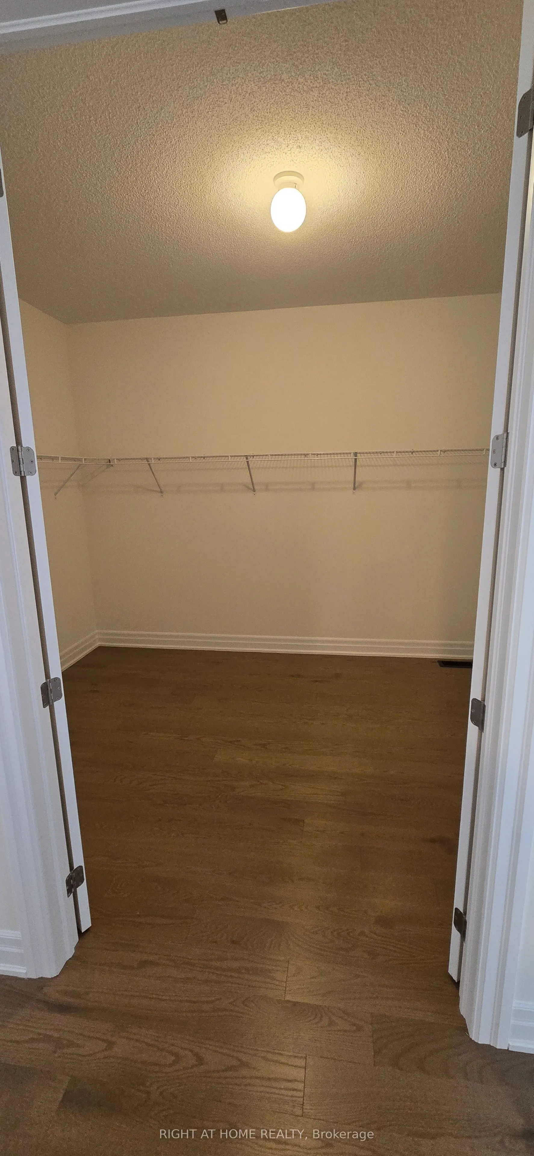 4 Max Bulmer Court