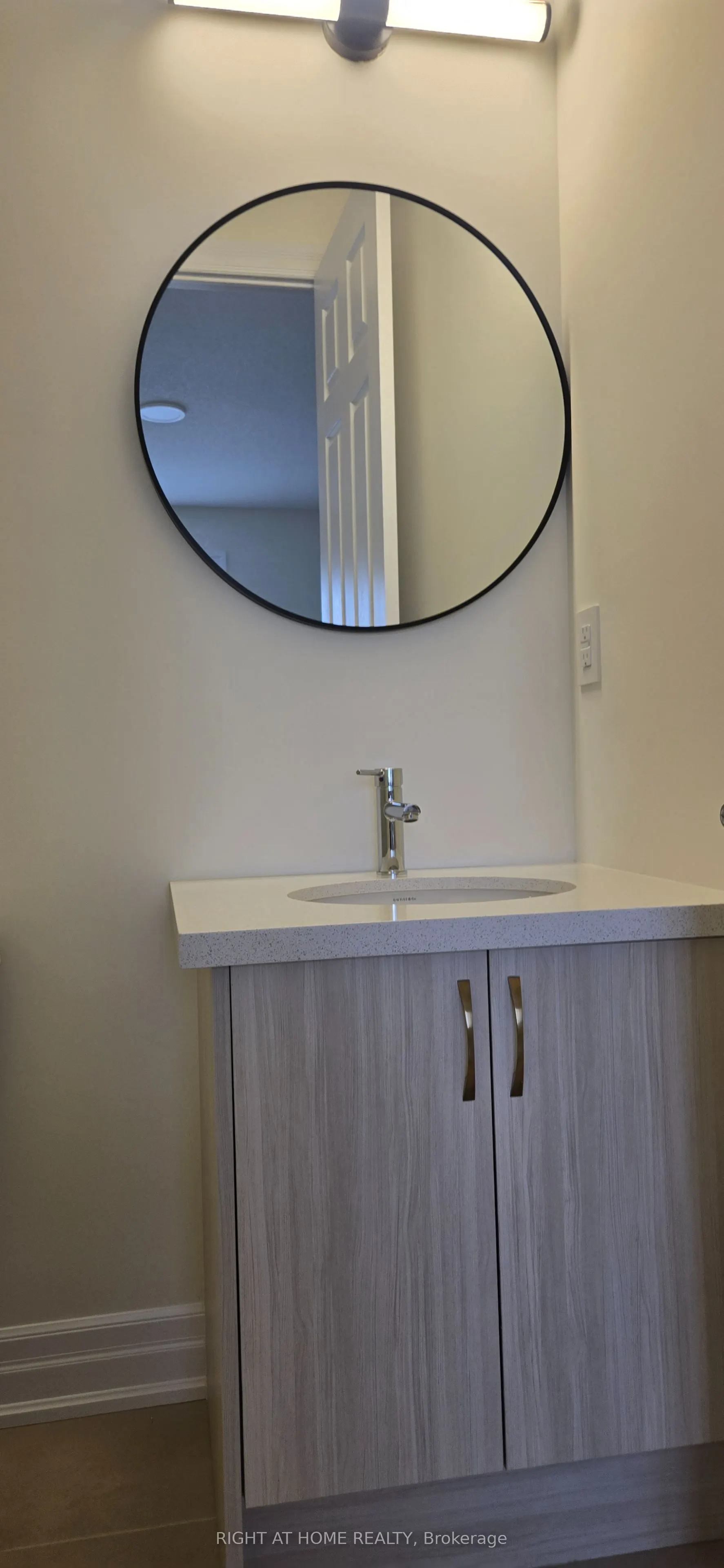 4 Max Bulmer Court