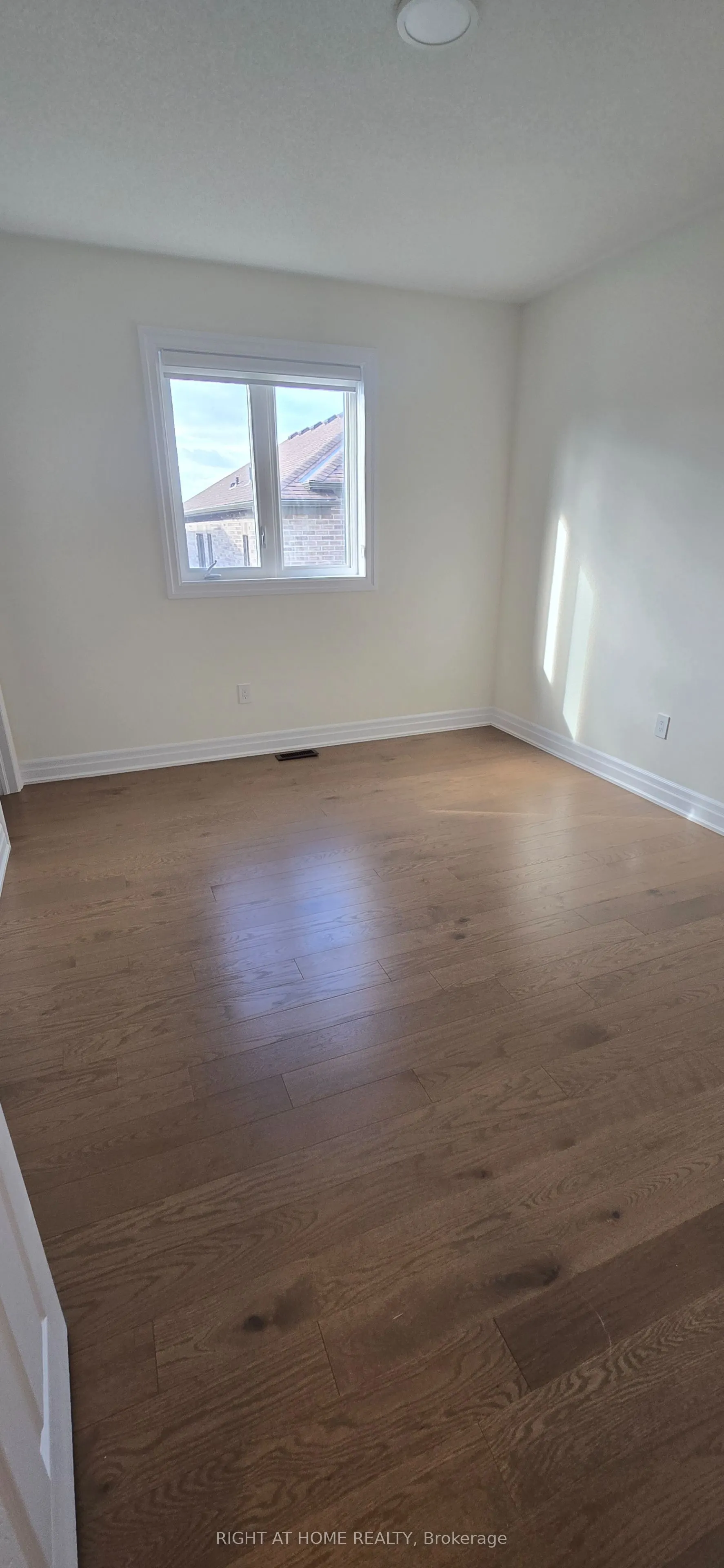 4 Max Bulmer Court