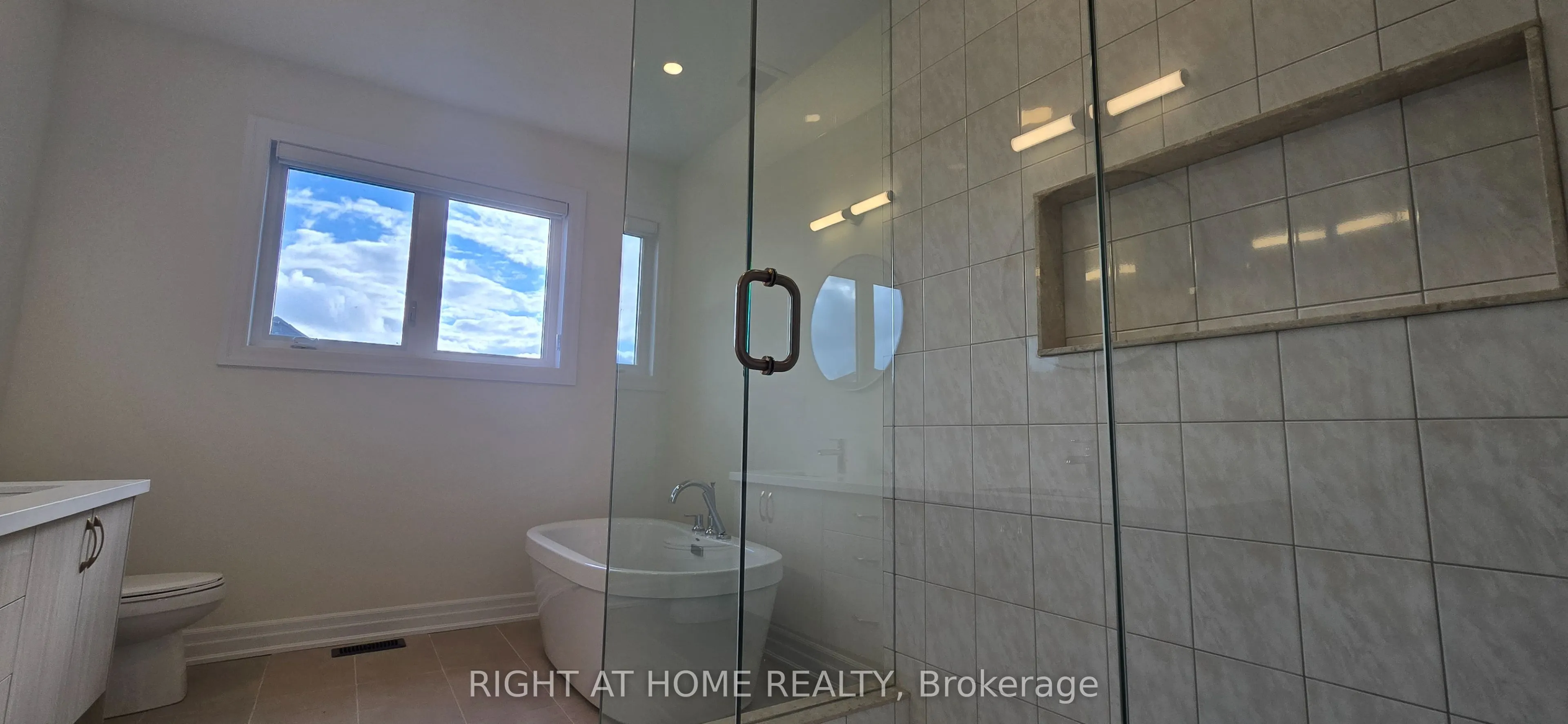 4 Max Bulmer Court