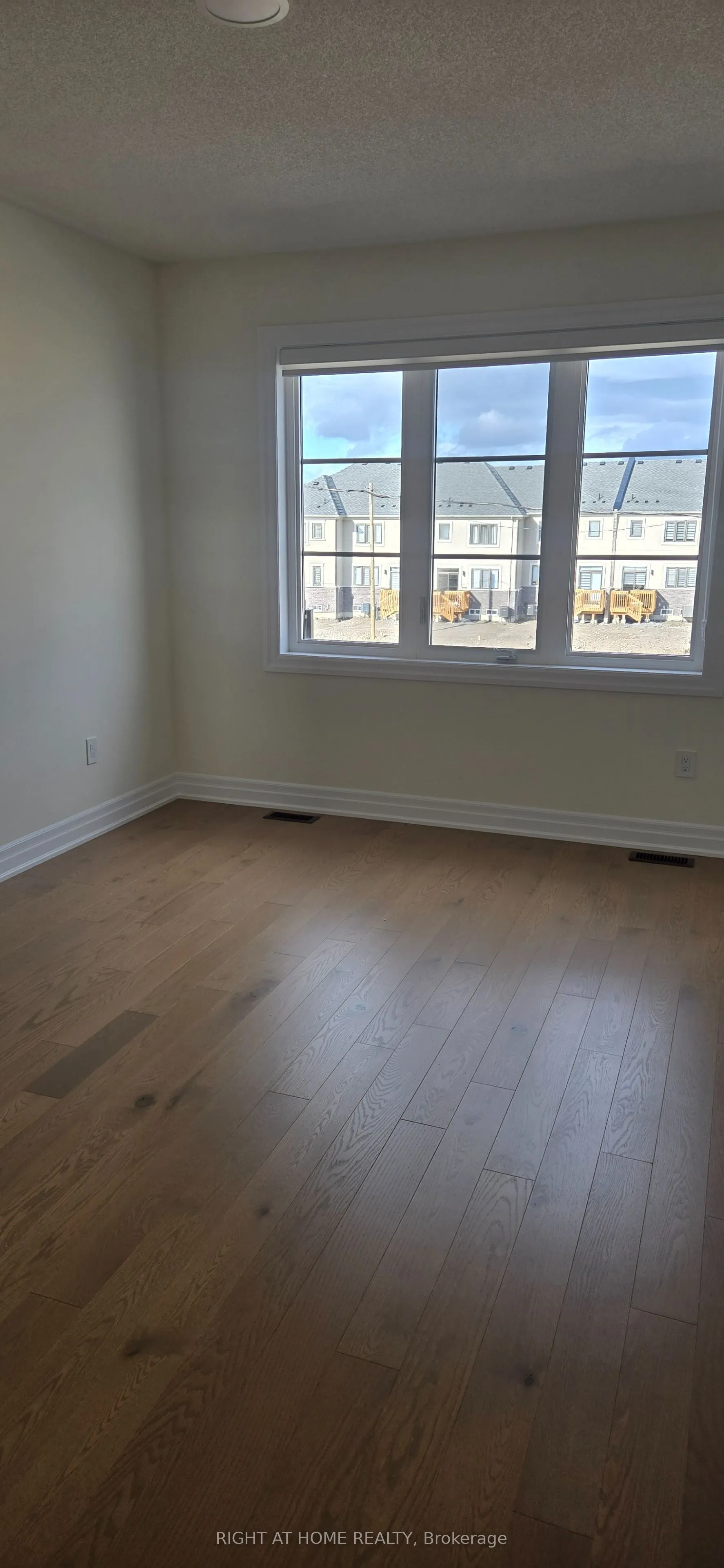 4 Max Bulmer Court
