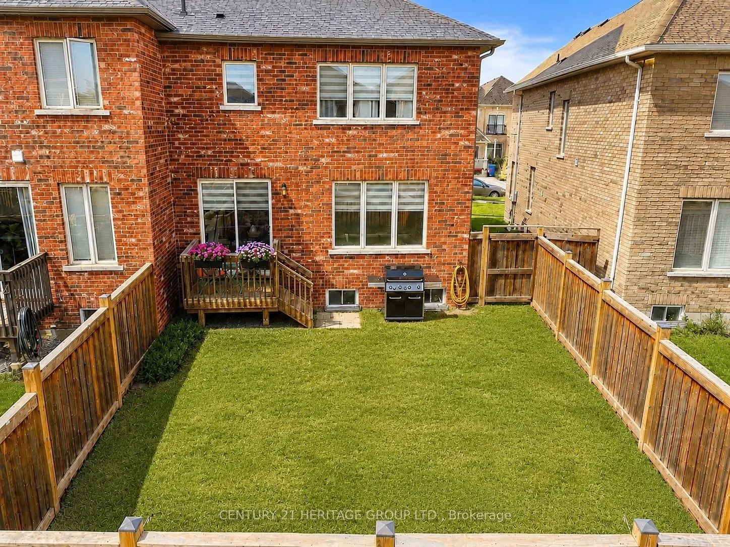 100 Mondial Crescent E