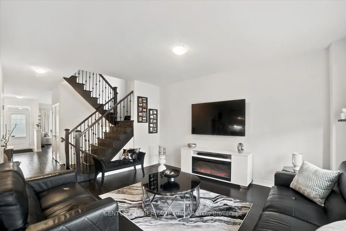 100 Mondial Crescent E