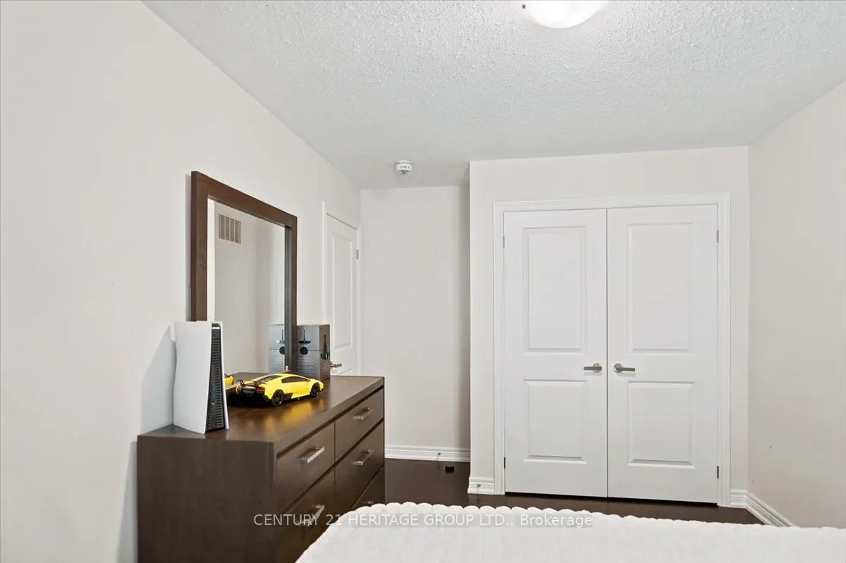 100 Mondial Crescent E