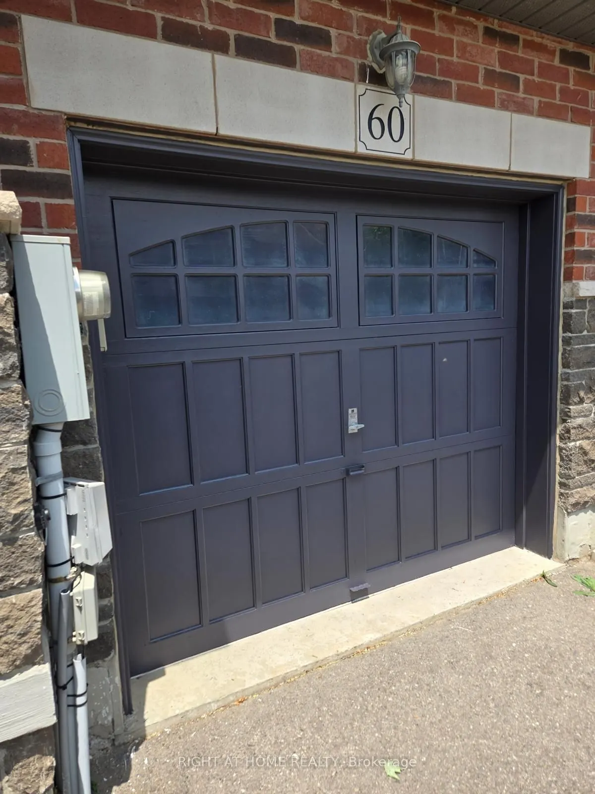 60 Zachary Place N