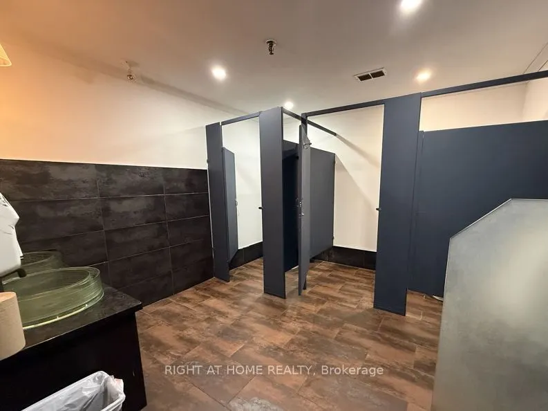 180 Steeles Avenue W #24