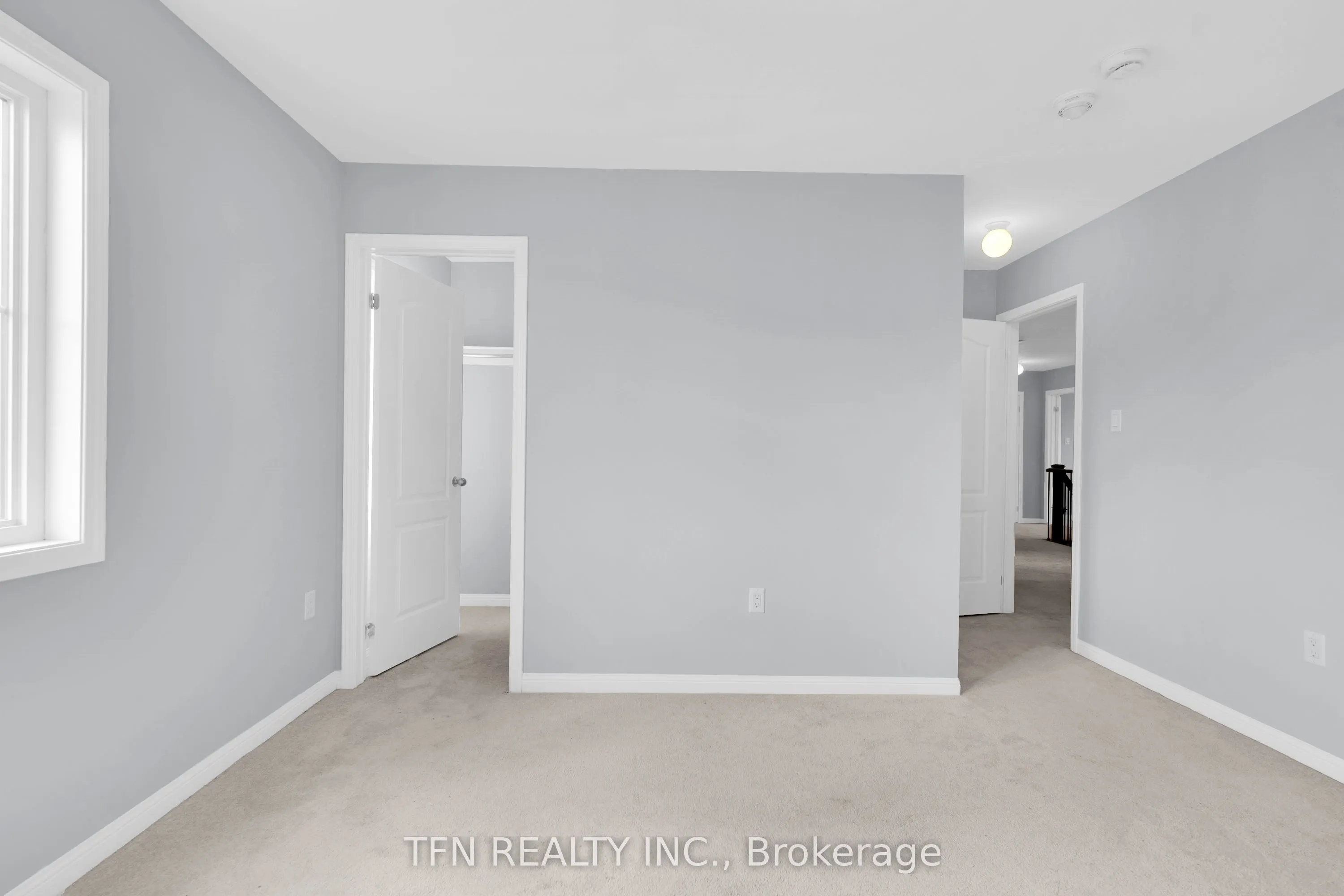 24 Don Hadden Crescent
