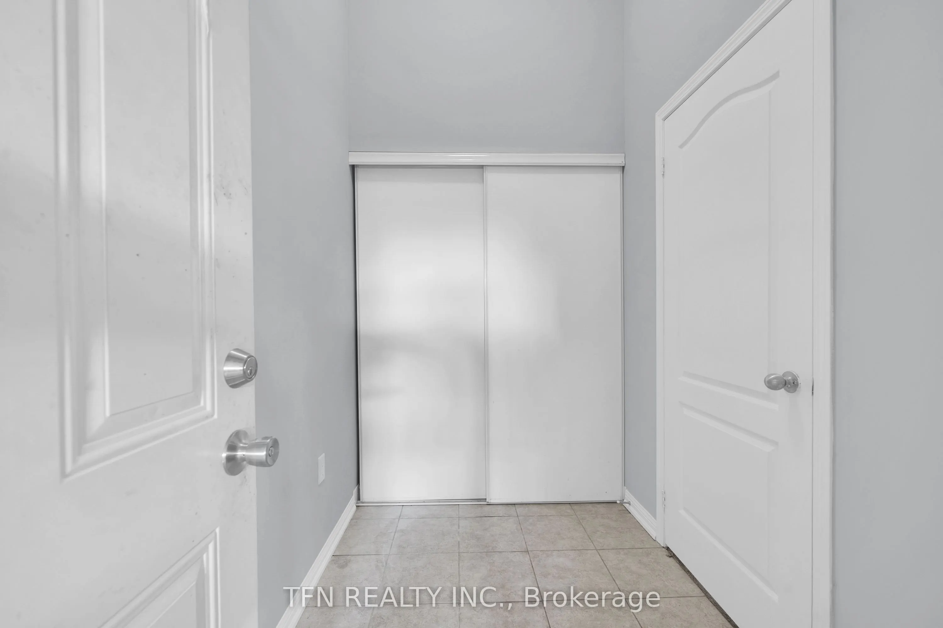 24 Don Hadden Crescent