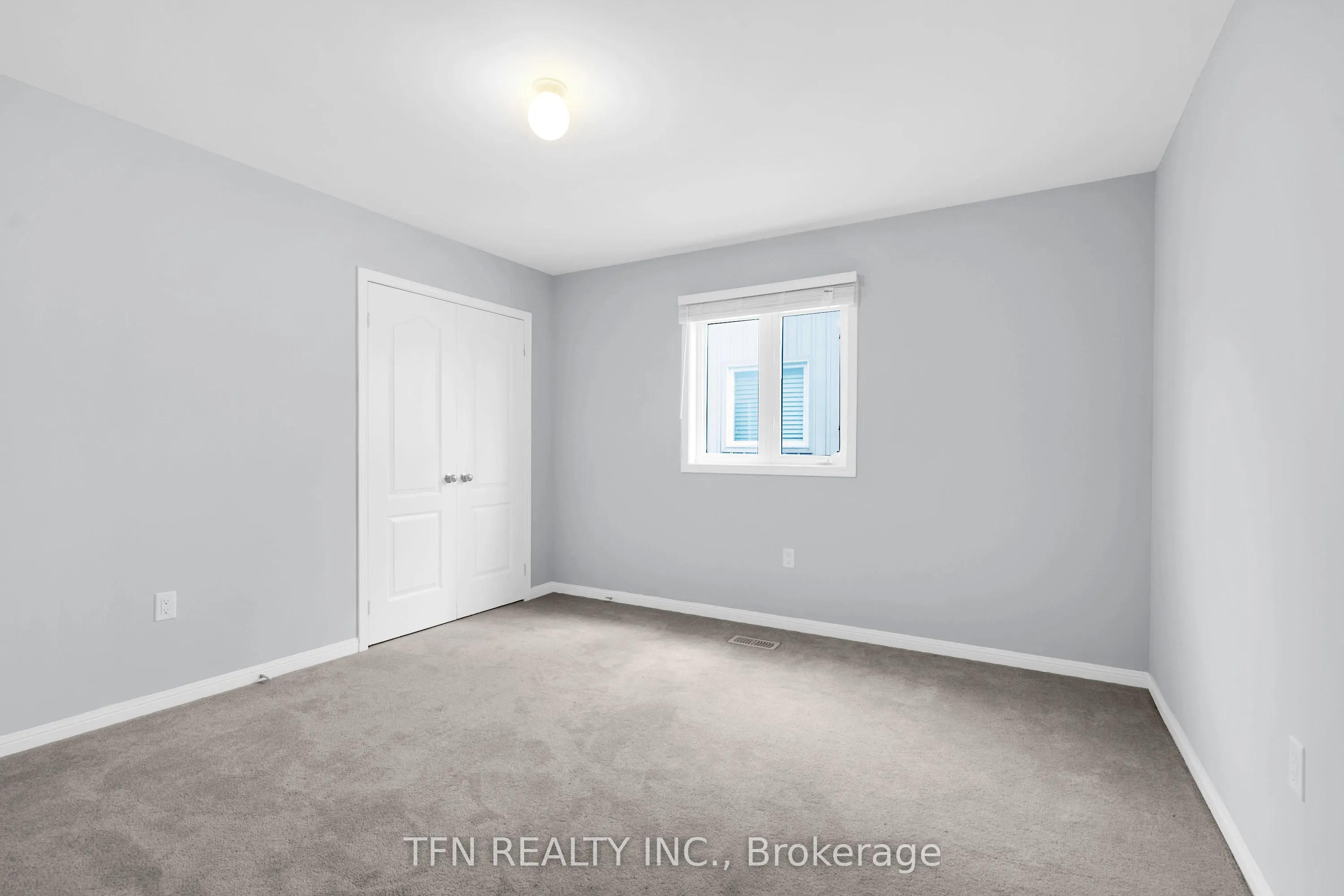 24 Don Hadden Crescent
