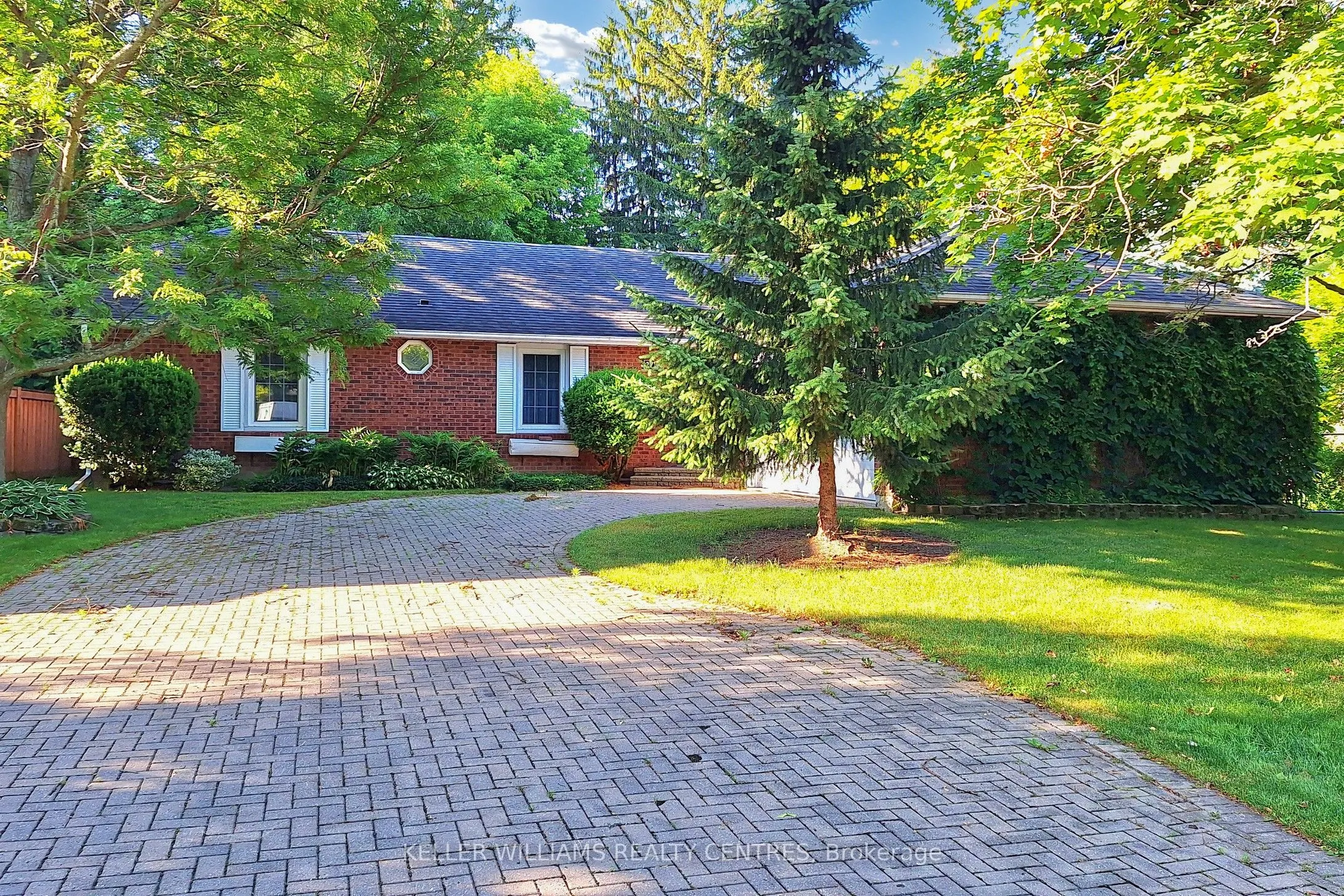 27 Hawthorne Lane