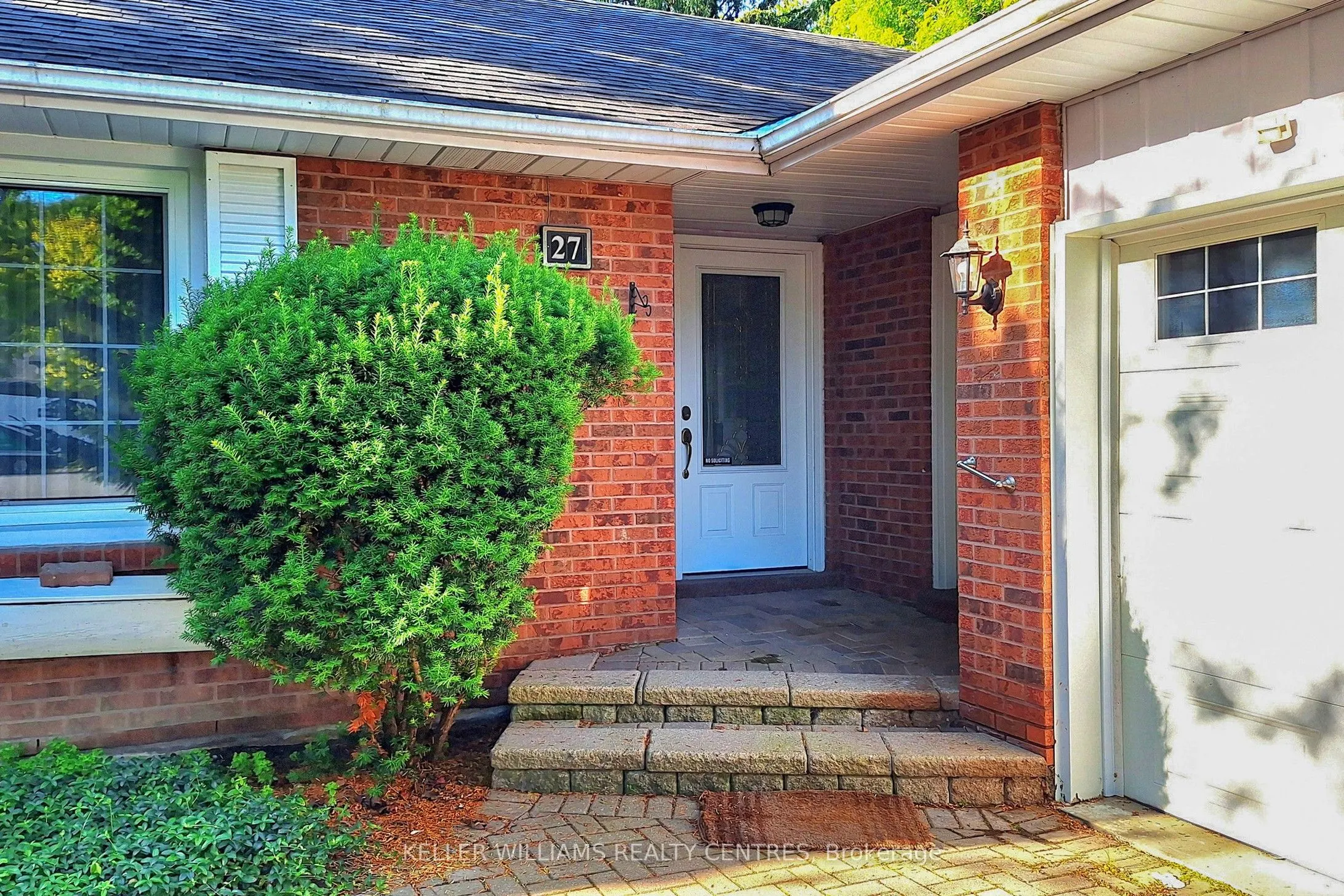 27 Hawthorne Lane