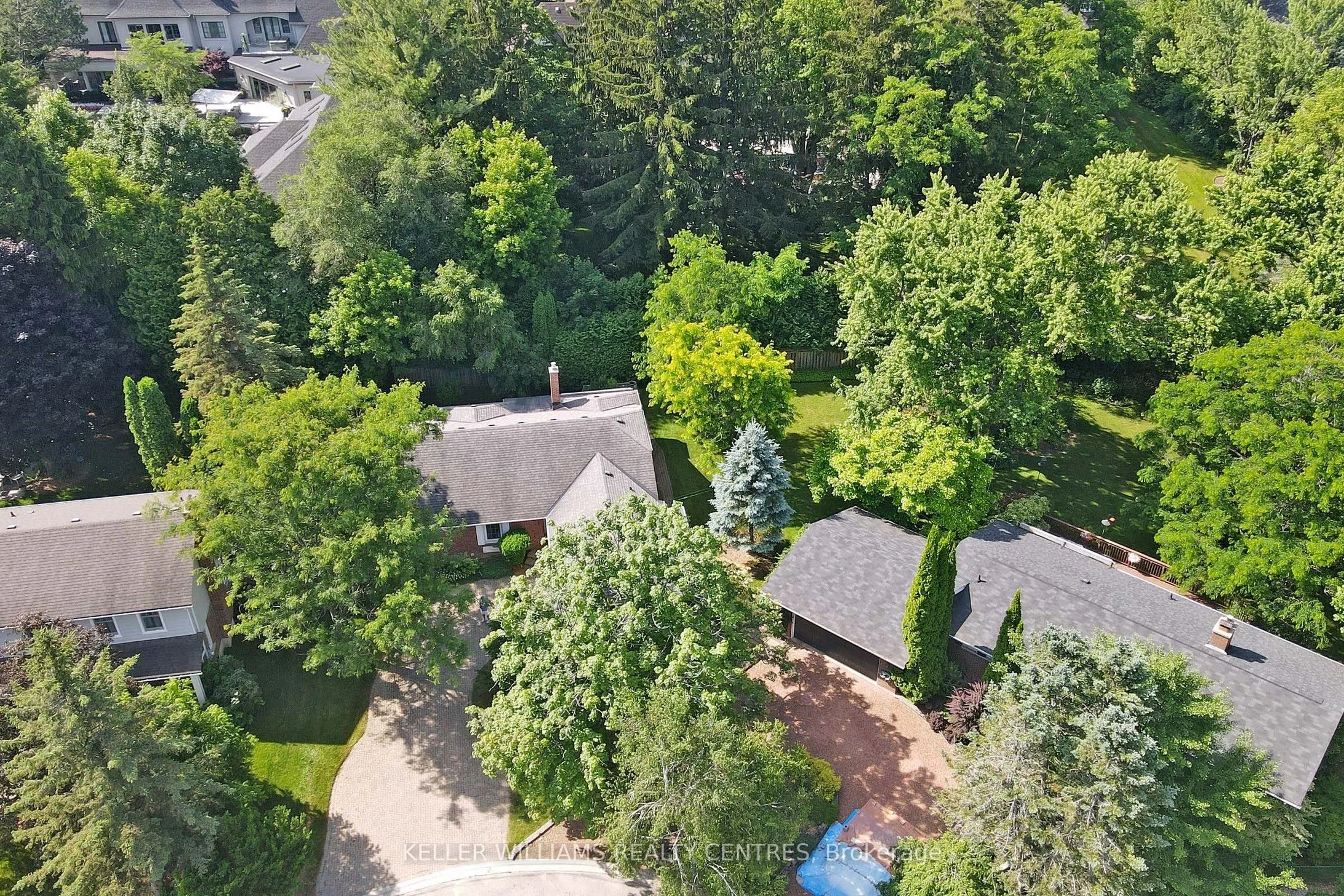 27 Hawthorne Lane