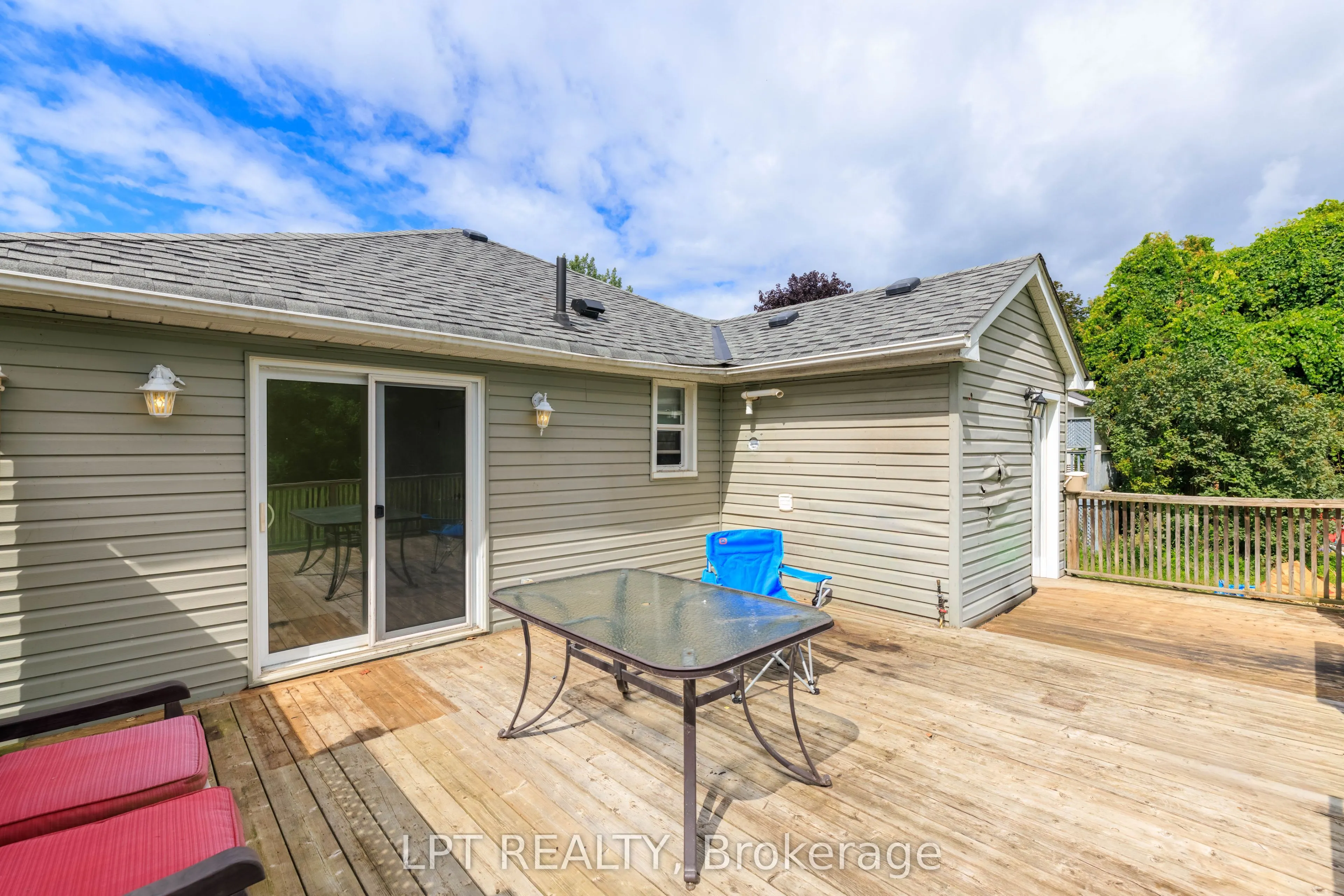 837 Montsell Avenue