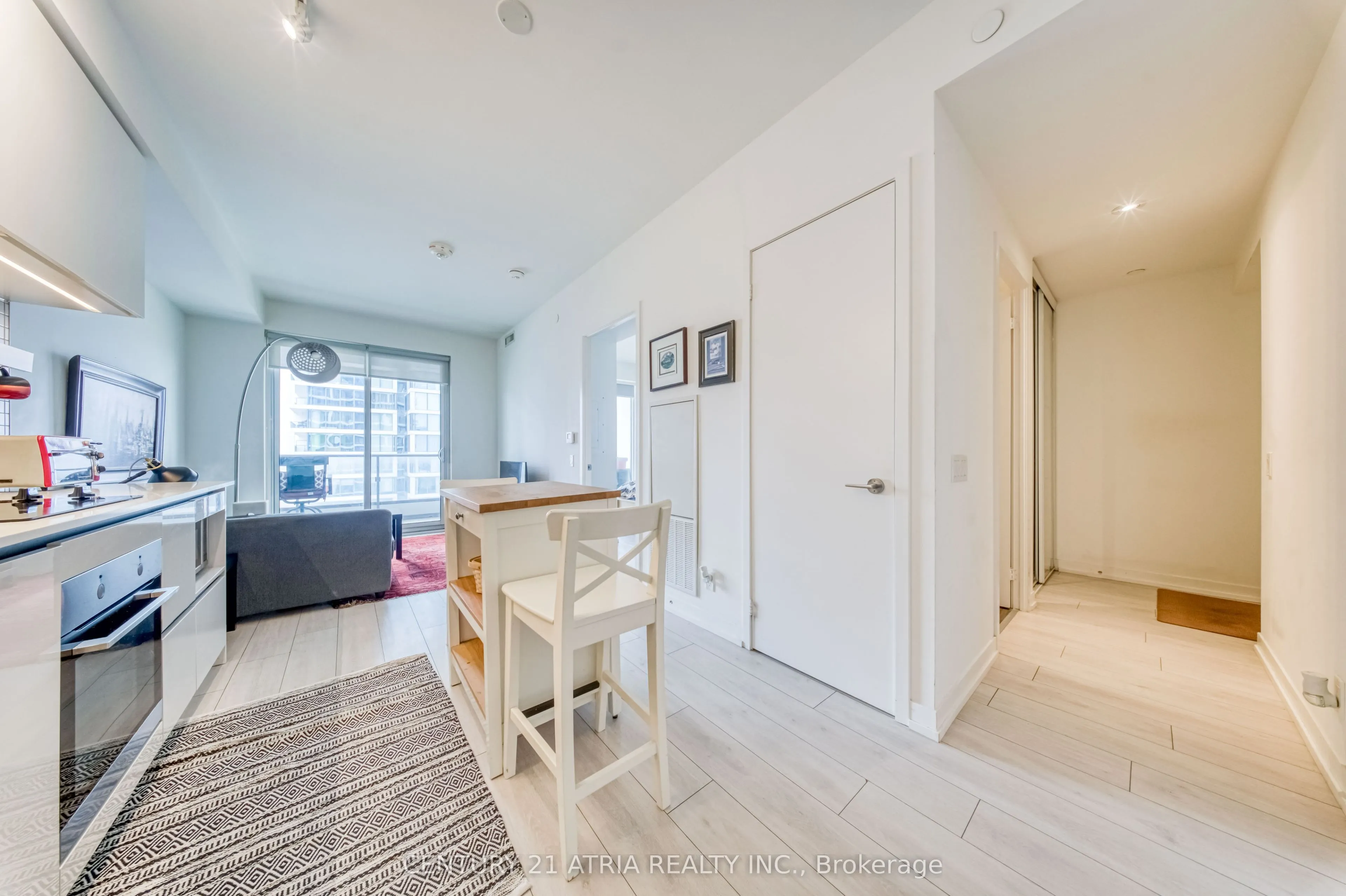 950 Portage Parkway #1811