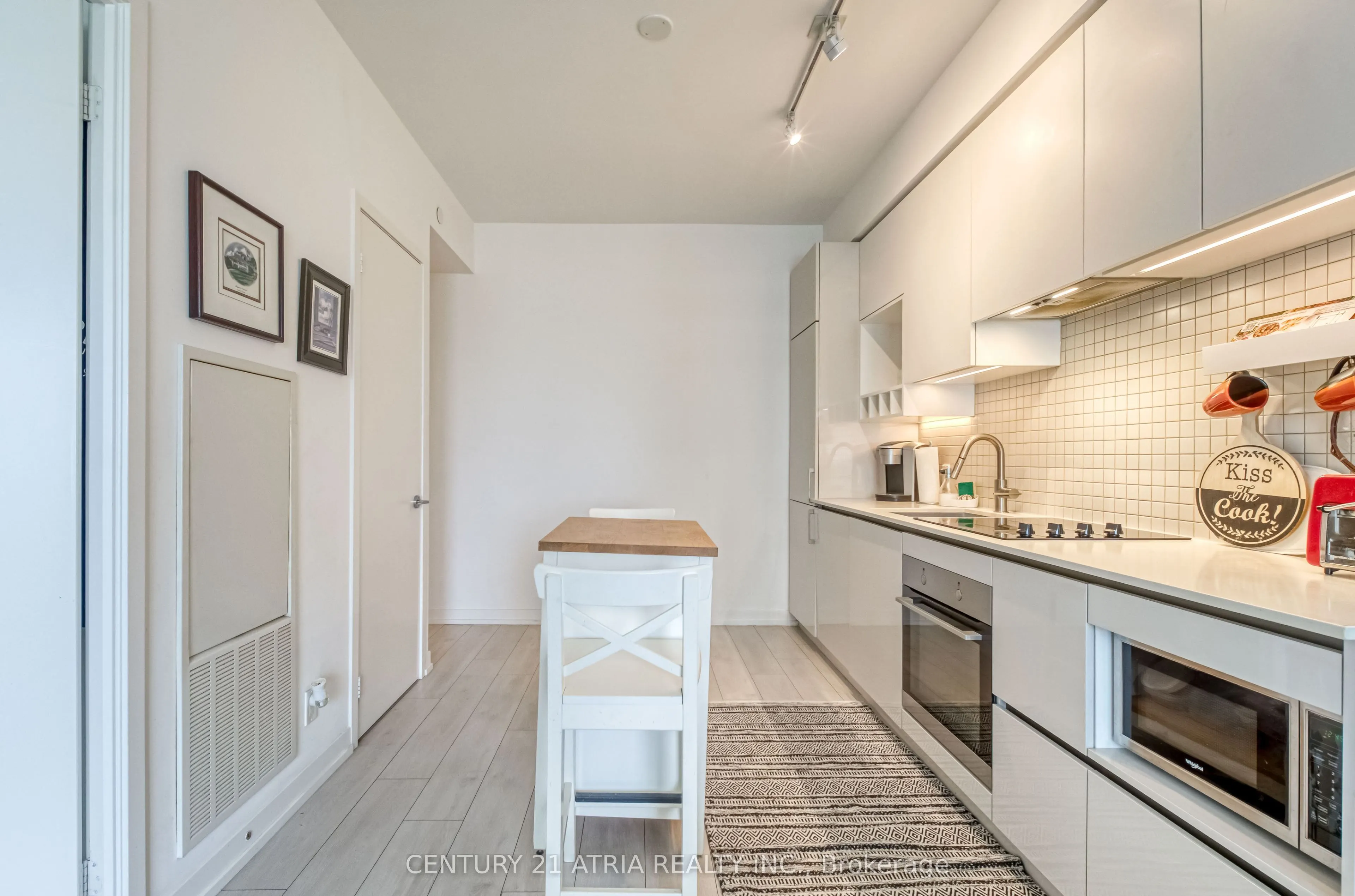 950 Portage Parkway #1811