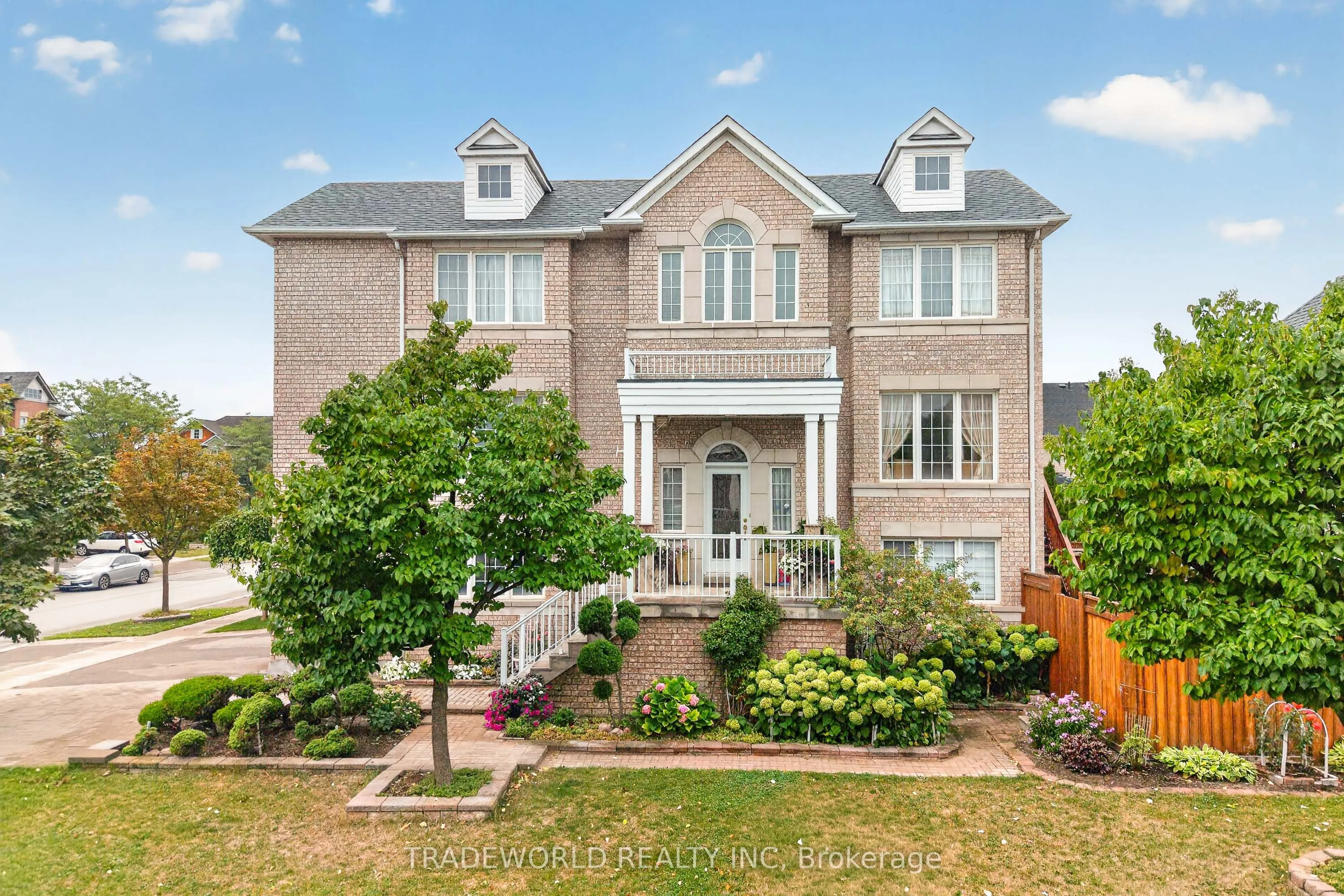 68 Grand Valley Boulevard