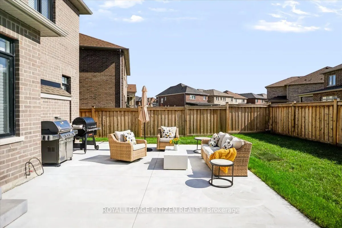 243 Ferragine Crescent