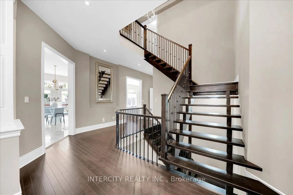 233 Carisbrooke Circle