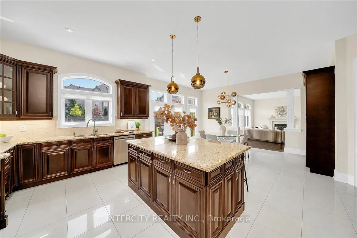 233 Carisbrooke Circle