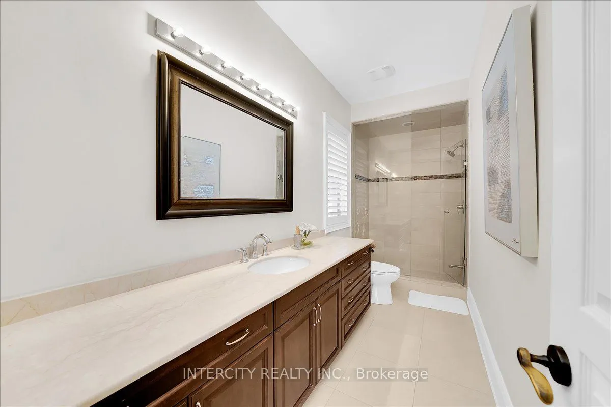 233 Carisbrooke Circle