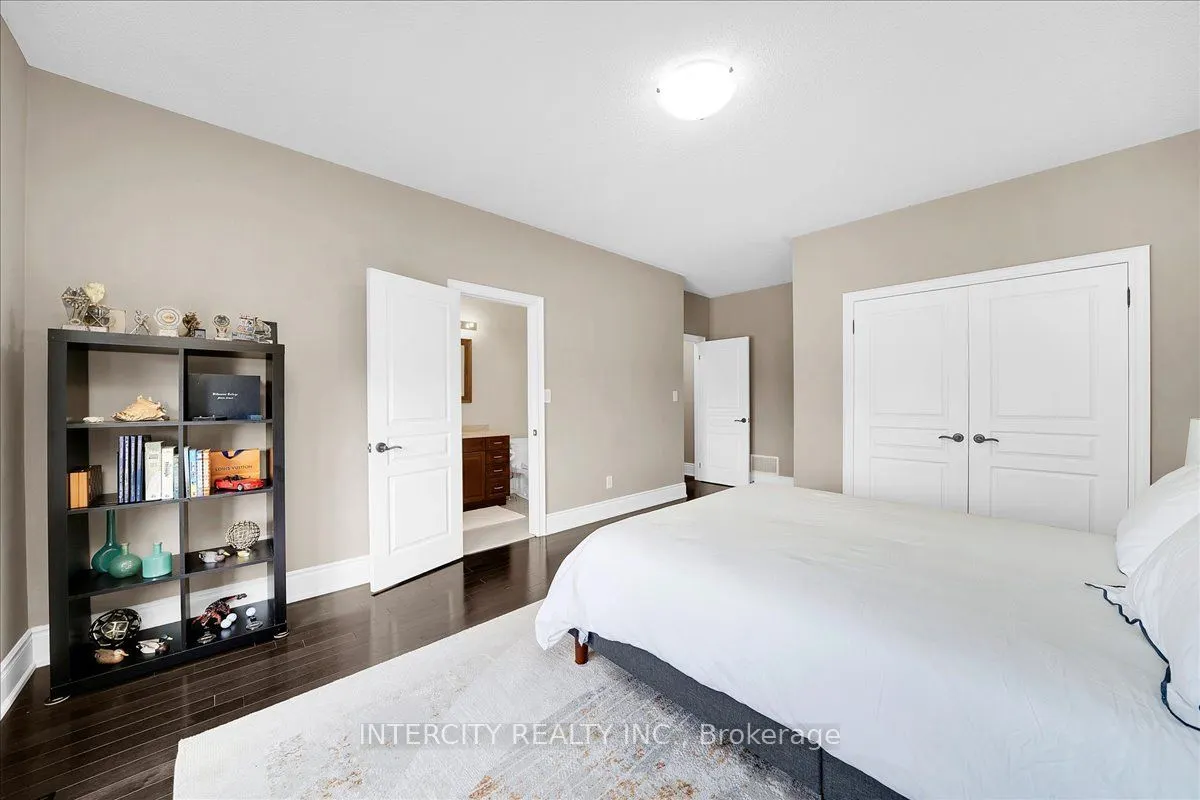 233 Carisbrooke Circle